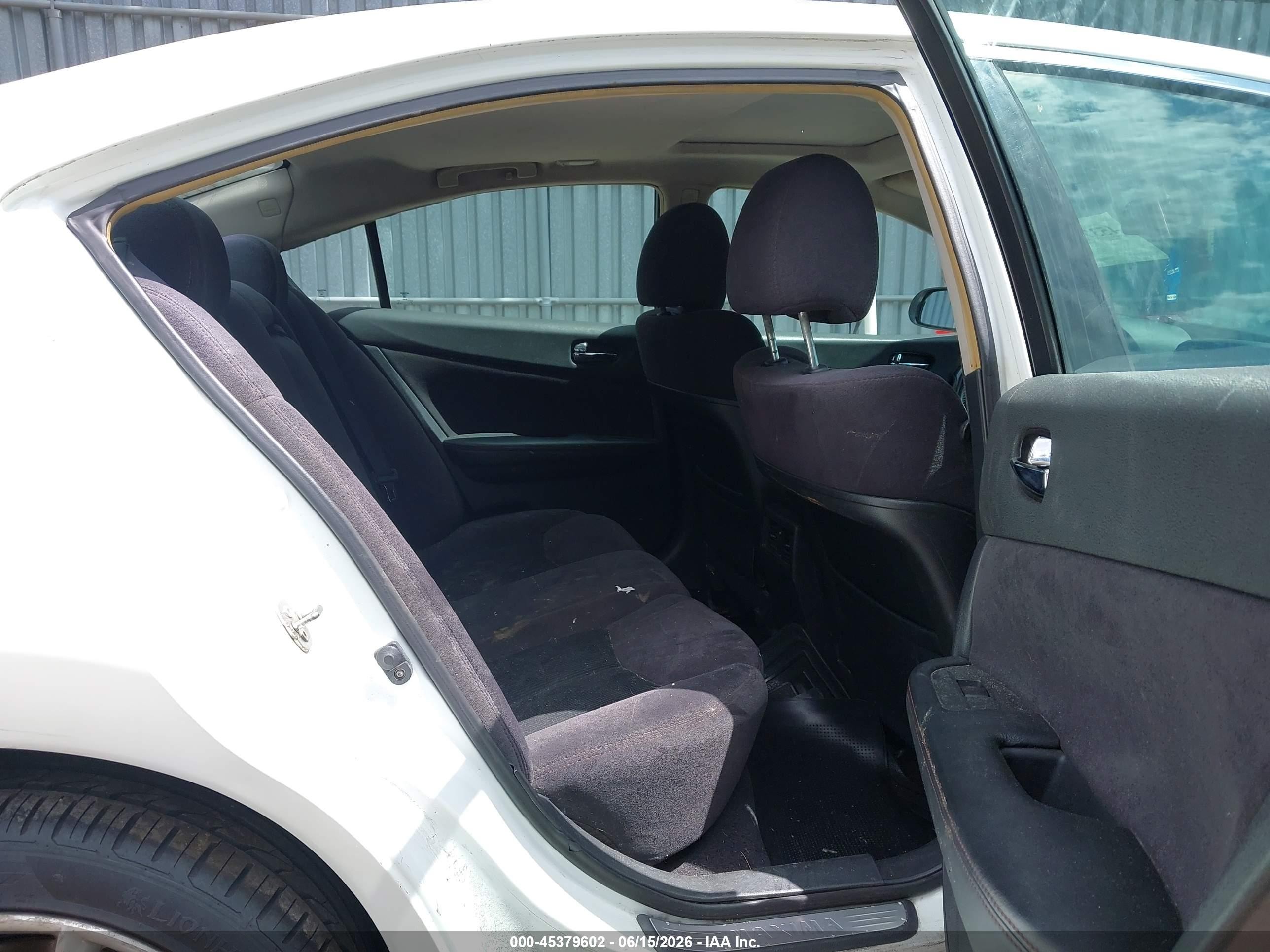 2014 Nissan Maxima   White vin: 1N4AA5AP7EC466482