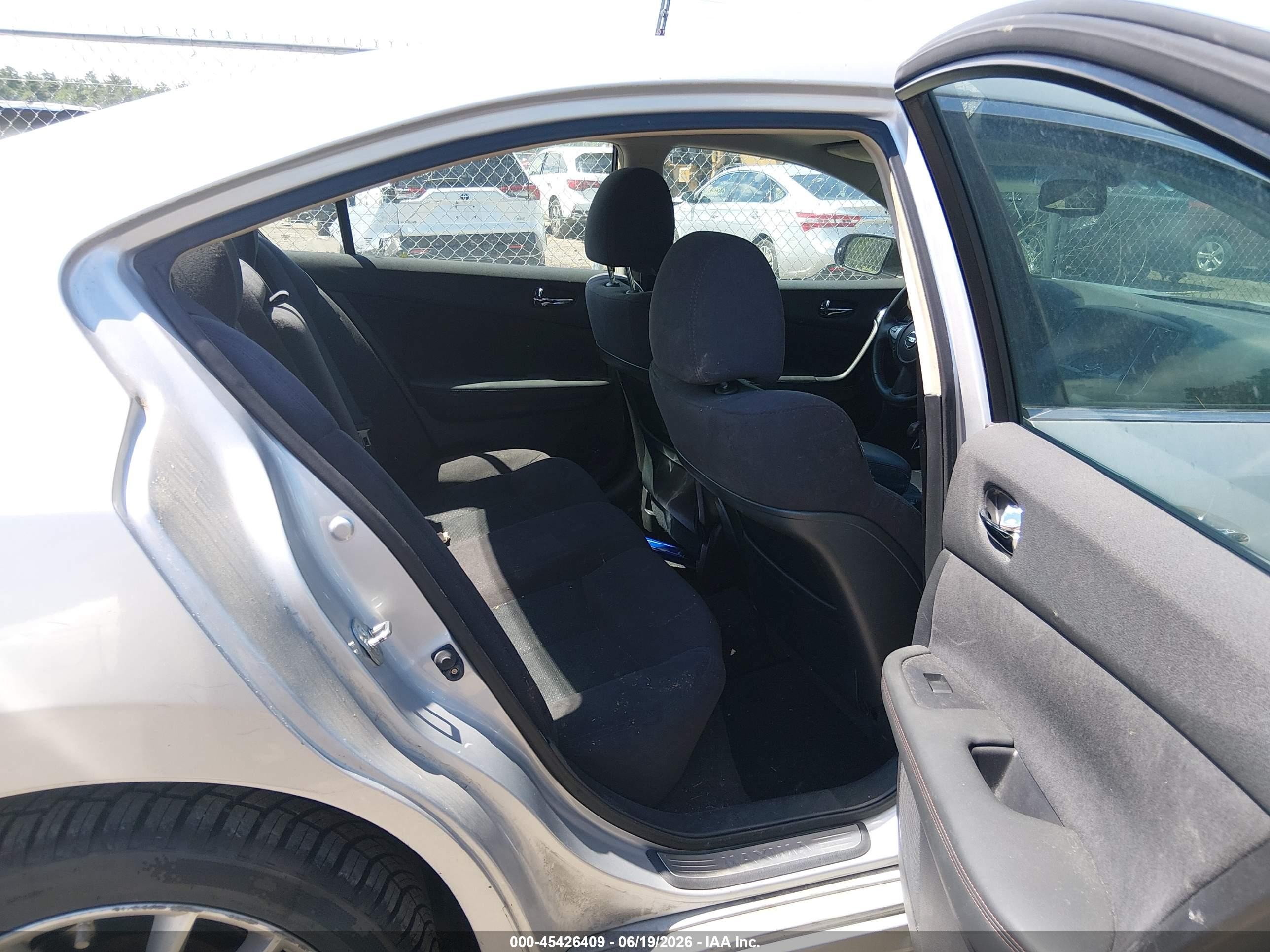 2011 Nissan Maxima 3.5 S Silver vin: 1N4AA5AP8BC852050