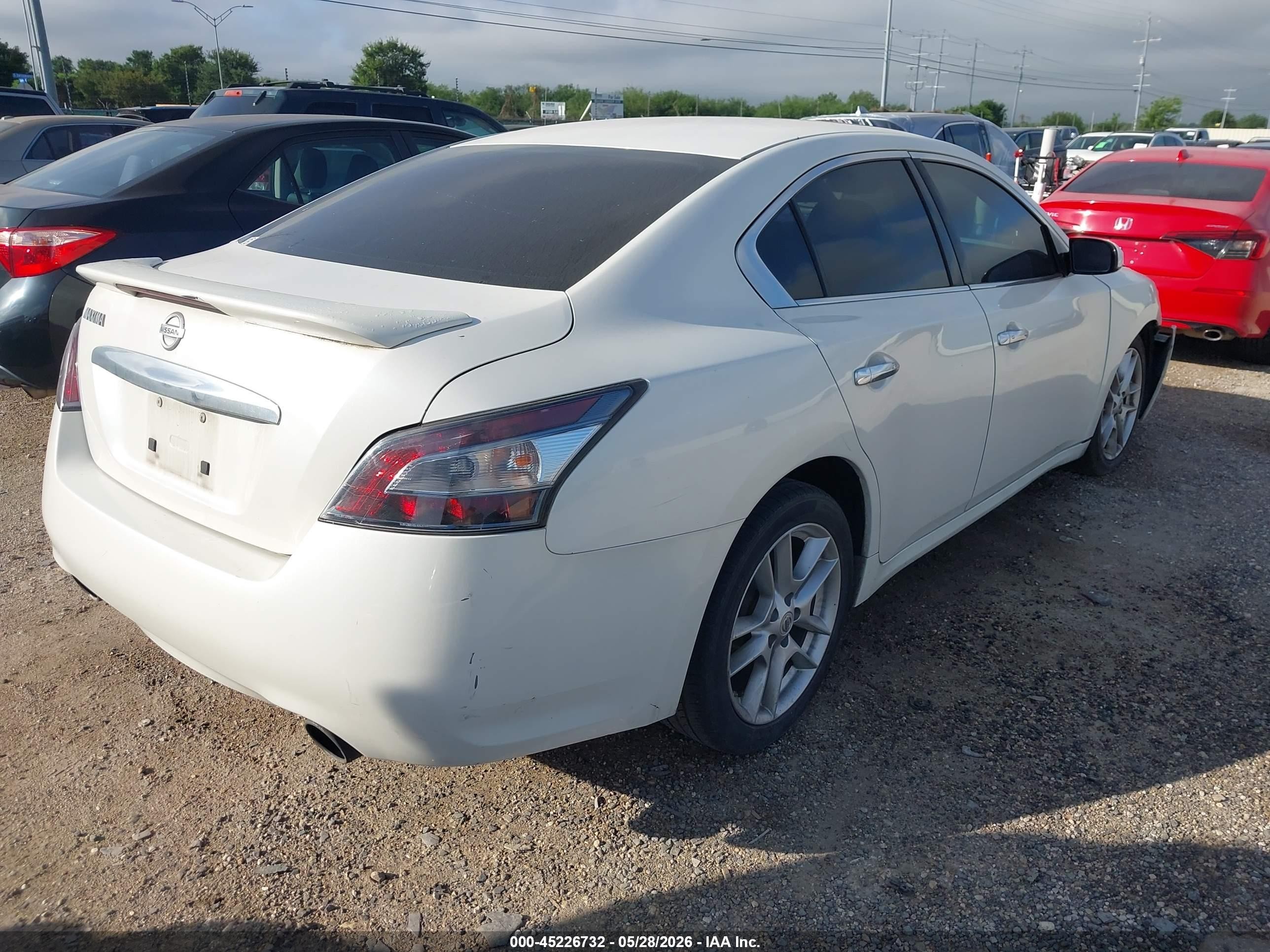 2014 Nissan Maxima 3.5 S White vin: 1N4AA5AP8EC447990