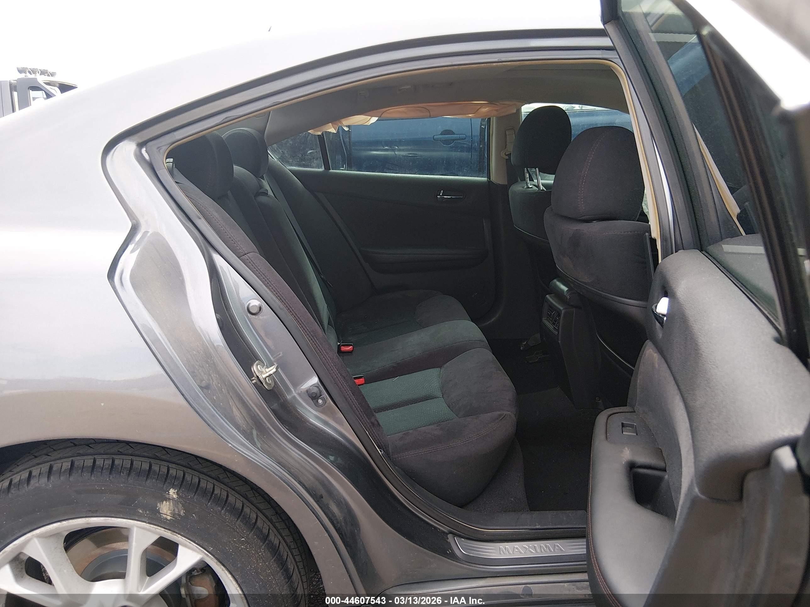 2014 Nissan Maxima 3.5 S Silver vin: 1N4AA5AP9EC905827