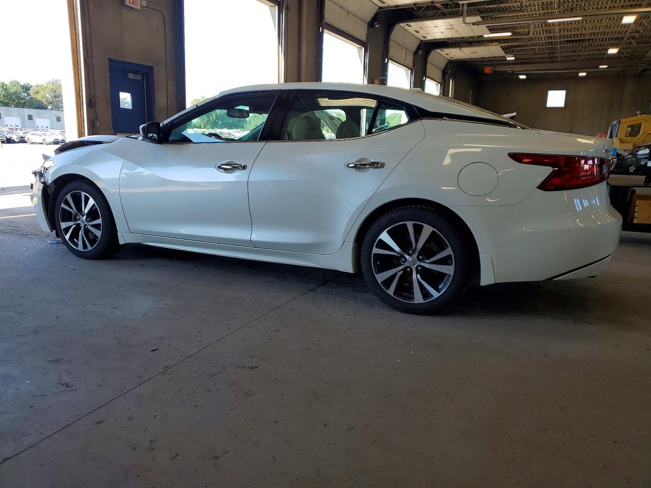 2016 Nissan Maxima 3.5 S Белый vin: 1N4AA6AP0GC430187