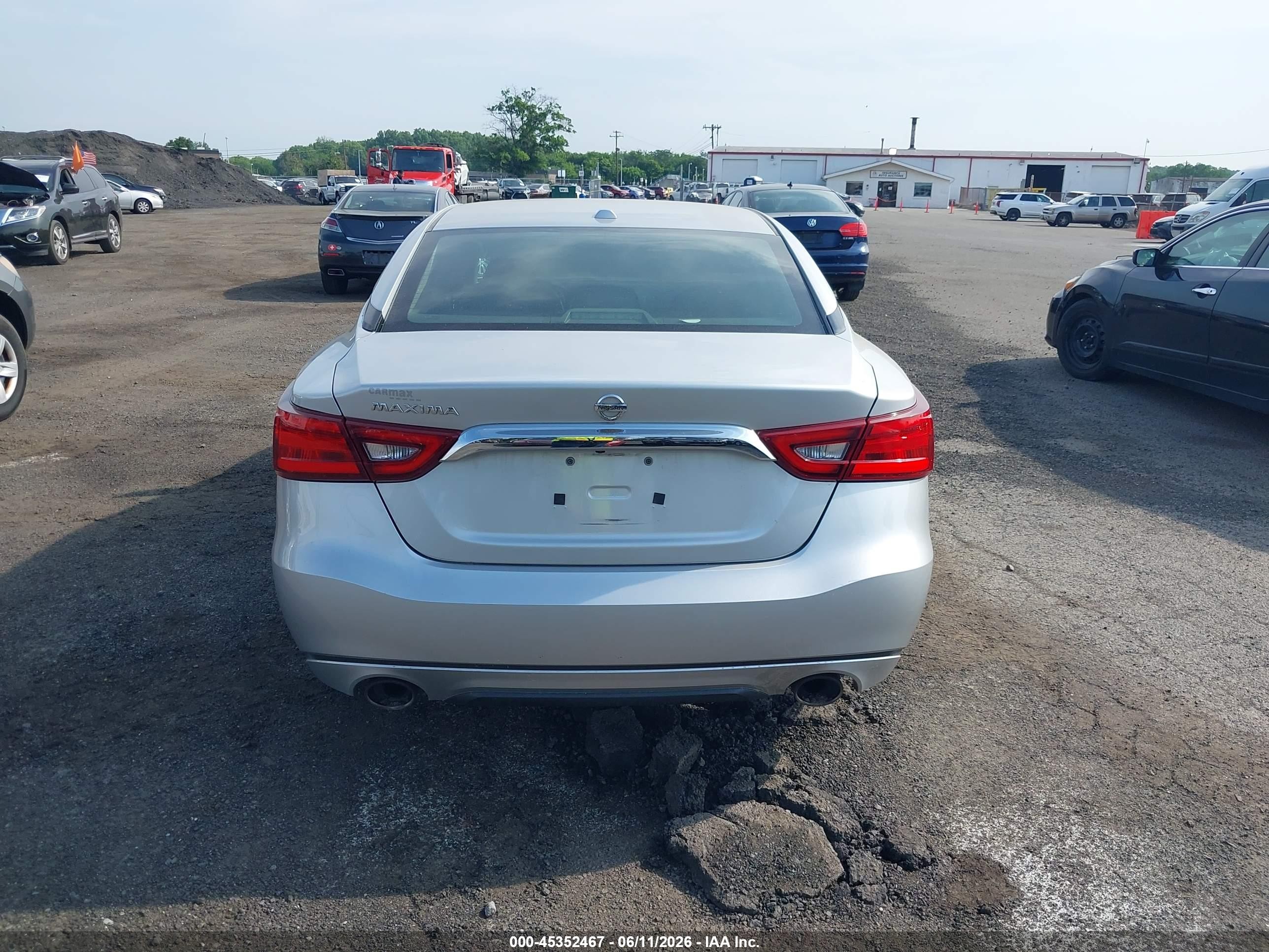 2016 Nissan Maxima 3.5 S Silver vin: 1N4AA6AP1GC379010