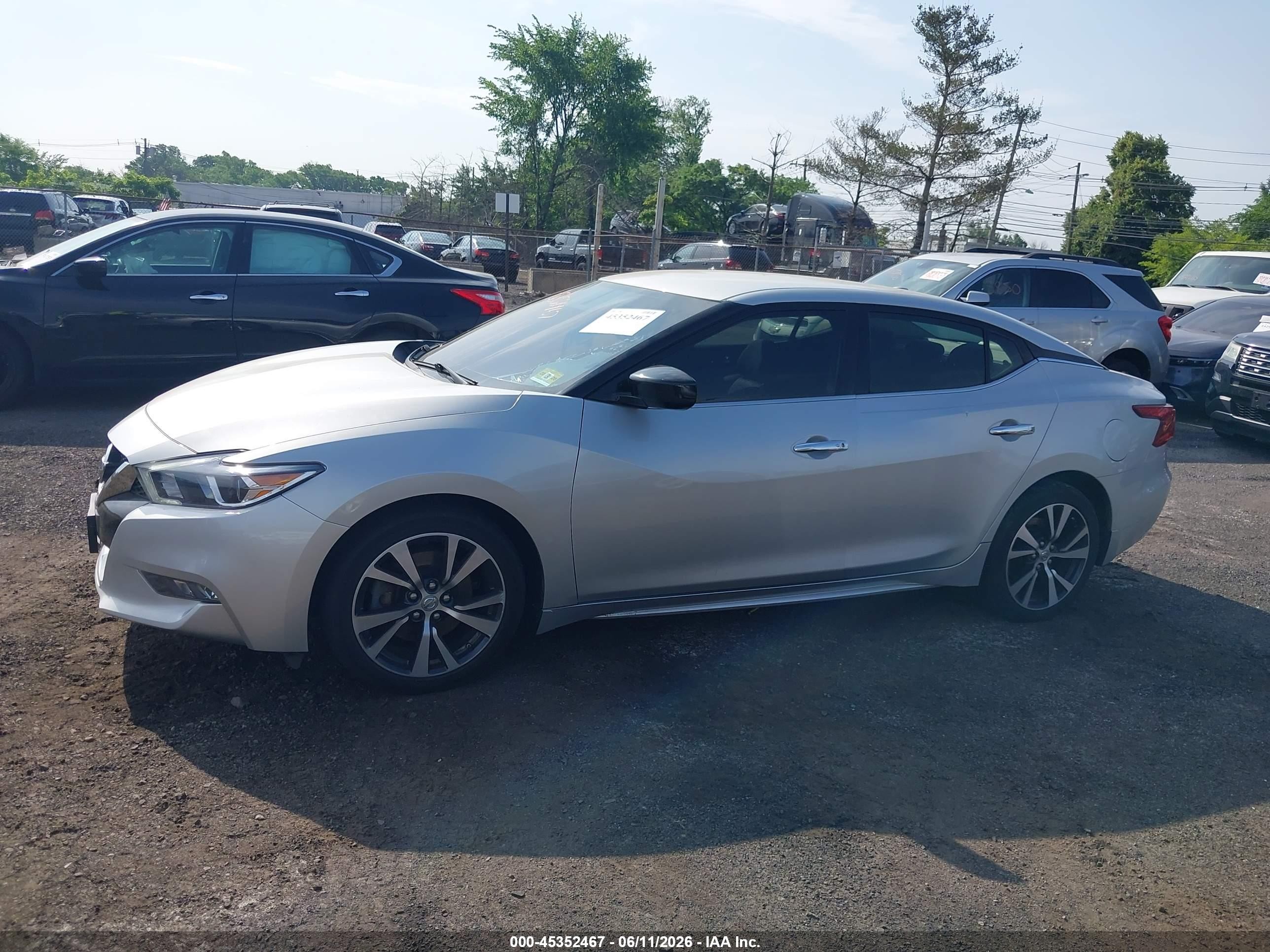 2016 Nissan Maxima 3.5 S Silver vin: 1N4AA6AP1GC379010
