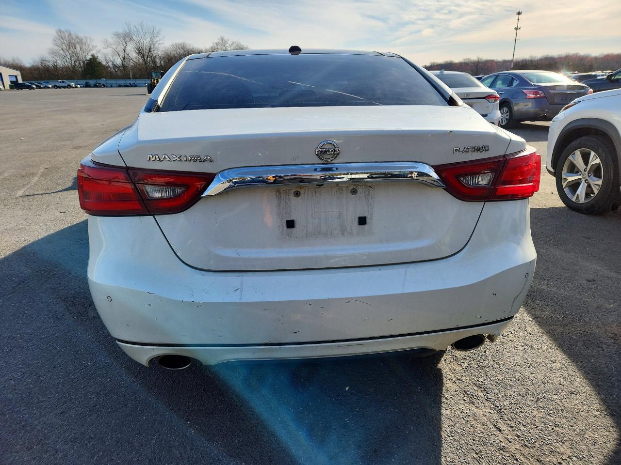 2016 Nissan Maxima Platinum White vin: 1N4AA6AP2GC413181