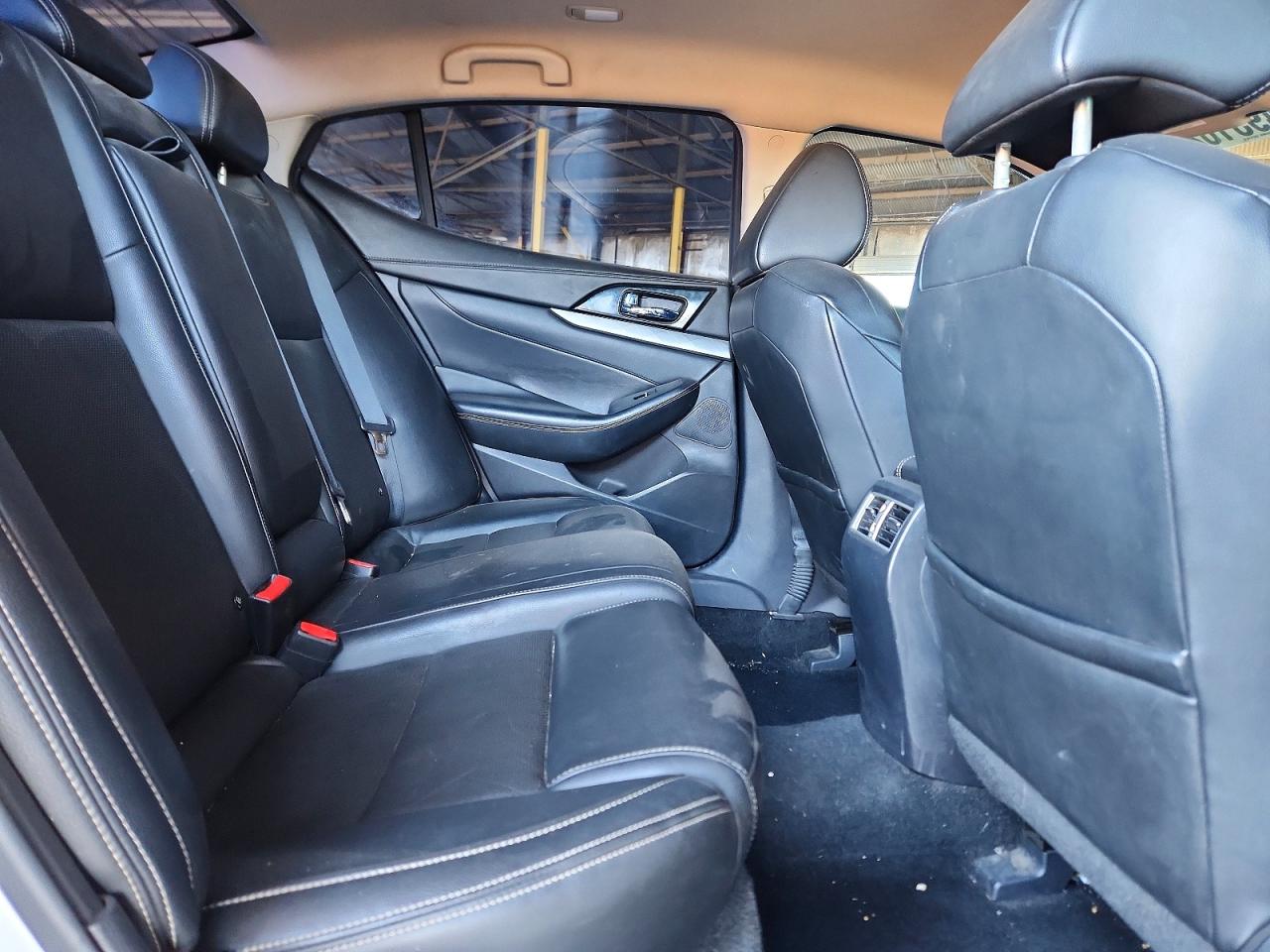 2017 Nissan Maxima 3.5 Sv Silver vin: 1N4AA6AP3HC445770