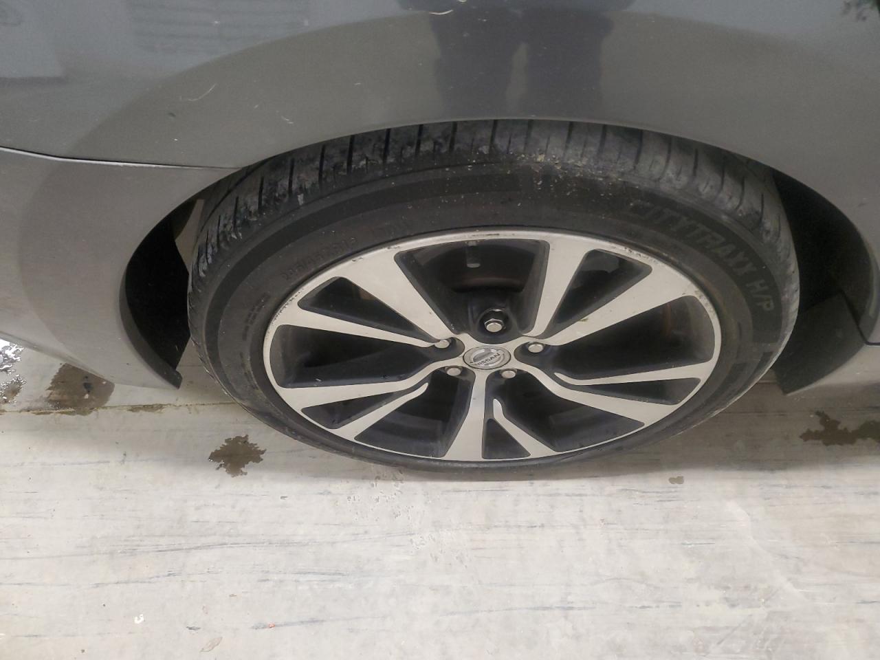 2018 Nissan Maxima 3.5 Sv Gray vin: 1N4AA6AP4JC363097 Damage: Right Rear Wheel, Scuffed, > 12 Inches
