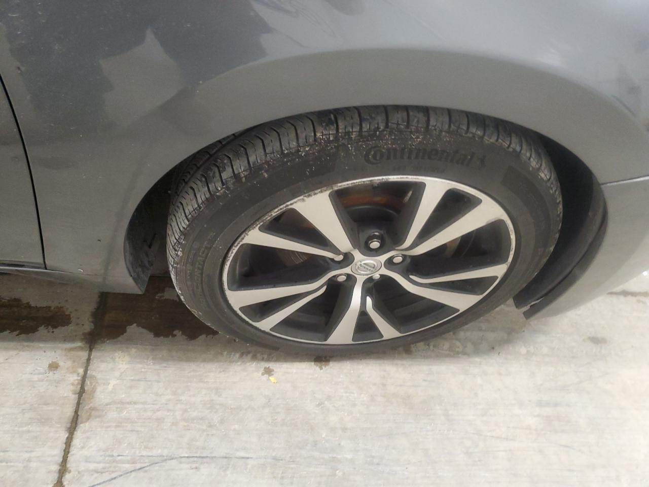 2018 Nissan Maxima 3.5 Sv Gray vin: 1N4AA6AP4JC363097 Damage: Right Front Wheel, Curb Rash, > 12 Inches