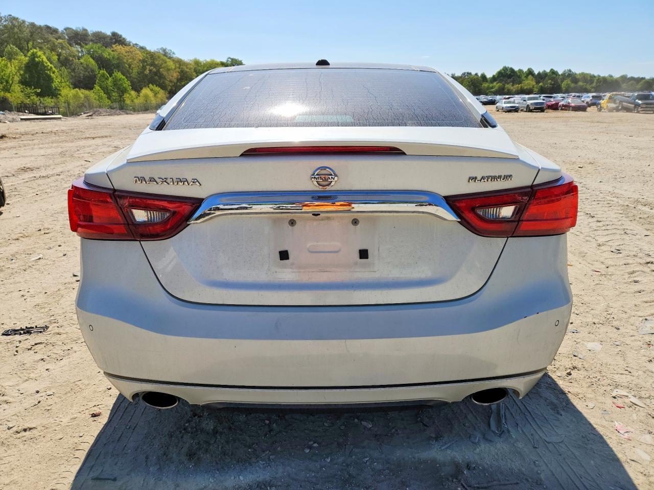 2016 Nissan Maxima Platinum White vin: 1N4AA6AP5GC385795