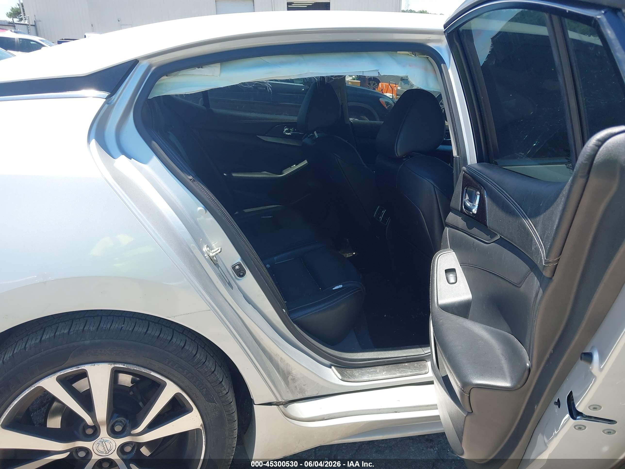 2018 Nissan Maxima 3.5 Sv Серебряный vin: 1N4AA6AP7JC390858