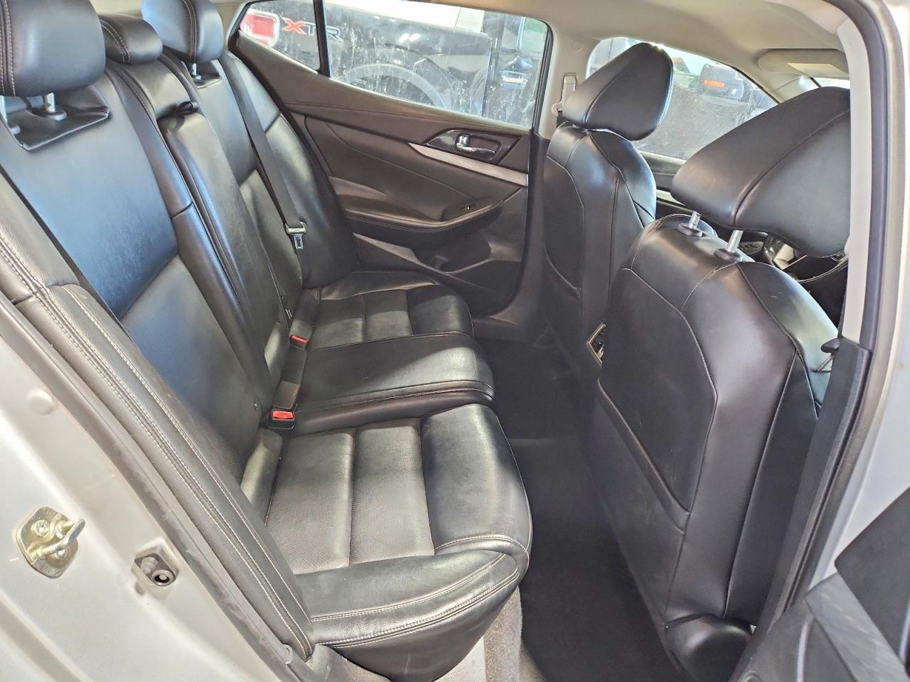 2017 Nissan Maxima 3.5 Sv Silver vin: 1N4AA6AP8HC368037