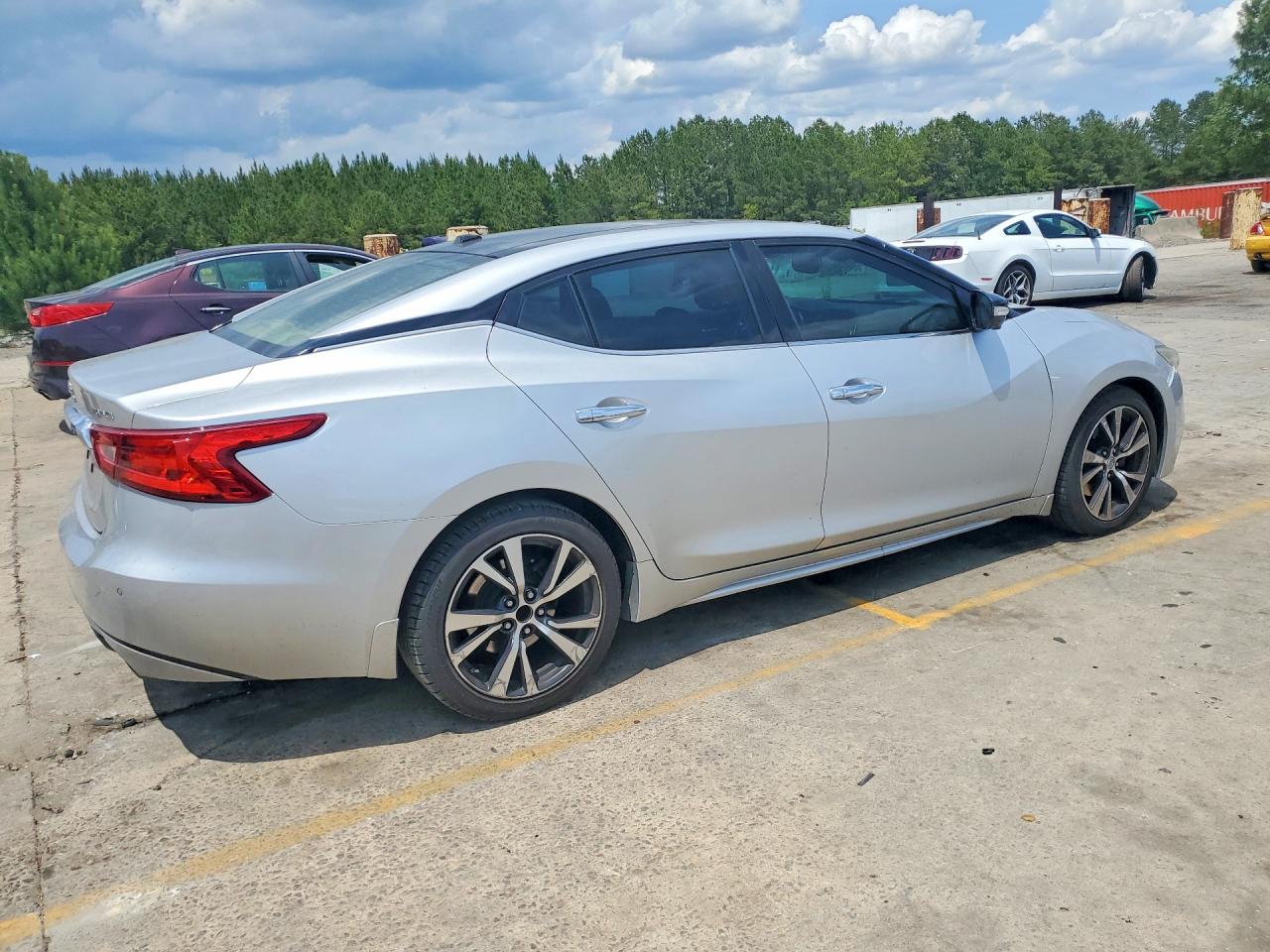 2016 Nissan Maxima Platinum Silver vin: 1N4AA6AP9GC417471