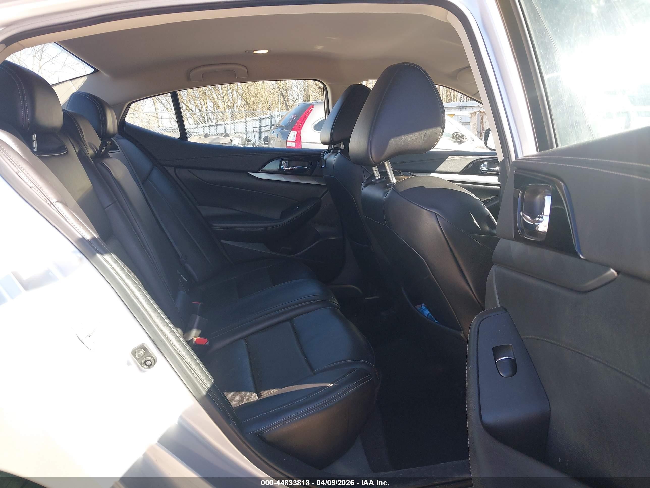 2021 Nissan Maxima Sv Xtronic Cvt Серебряный vin: 1N4AA6CV1MC513862