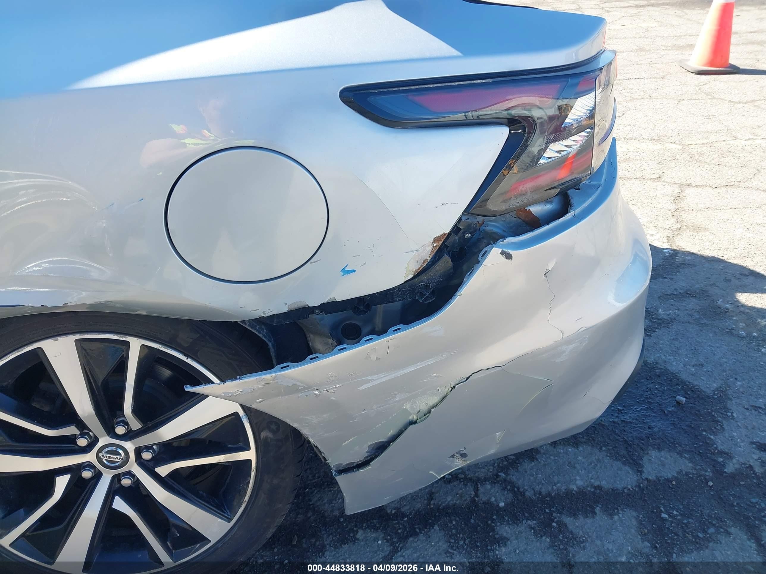 2021 Nissan Maxima Sv Xtronic Cvt Серебряный vin: 1N4AA6CV1MC513862
