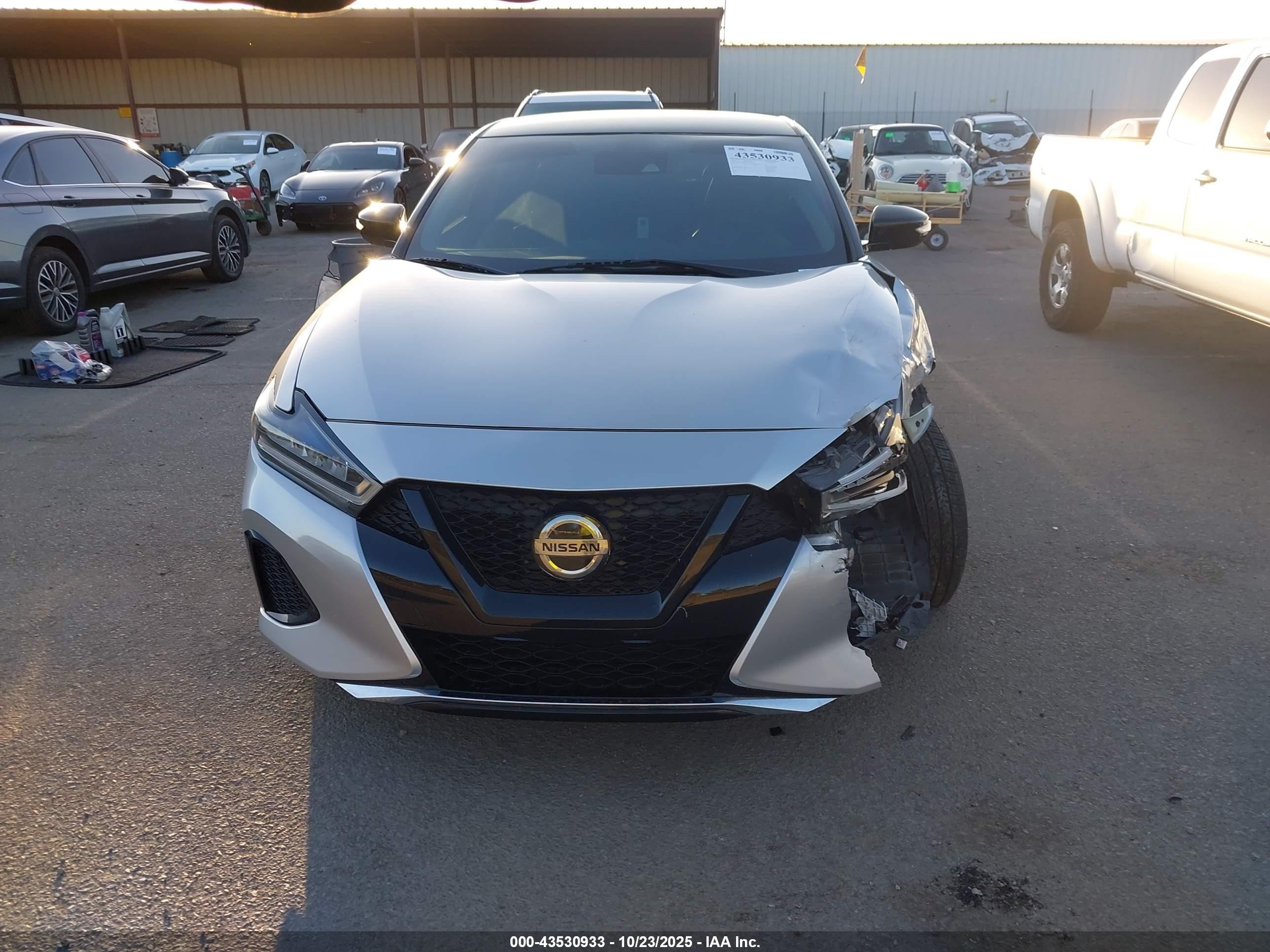 2022 Nissan Maxima Sv Xtronic Cvt Серебряный vin: 1N4AA6CV1NC502362