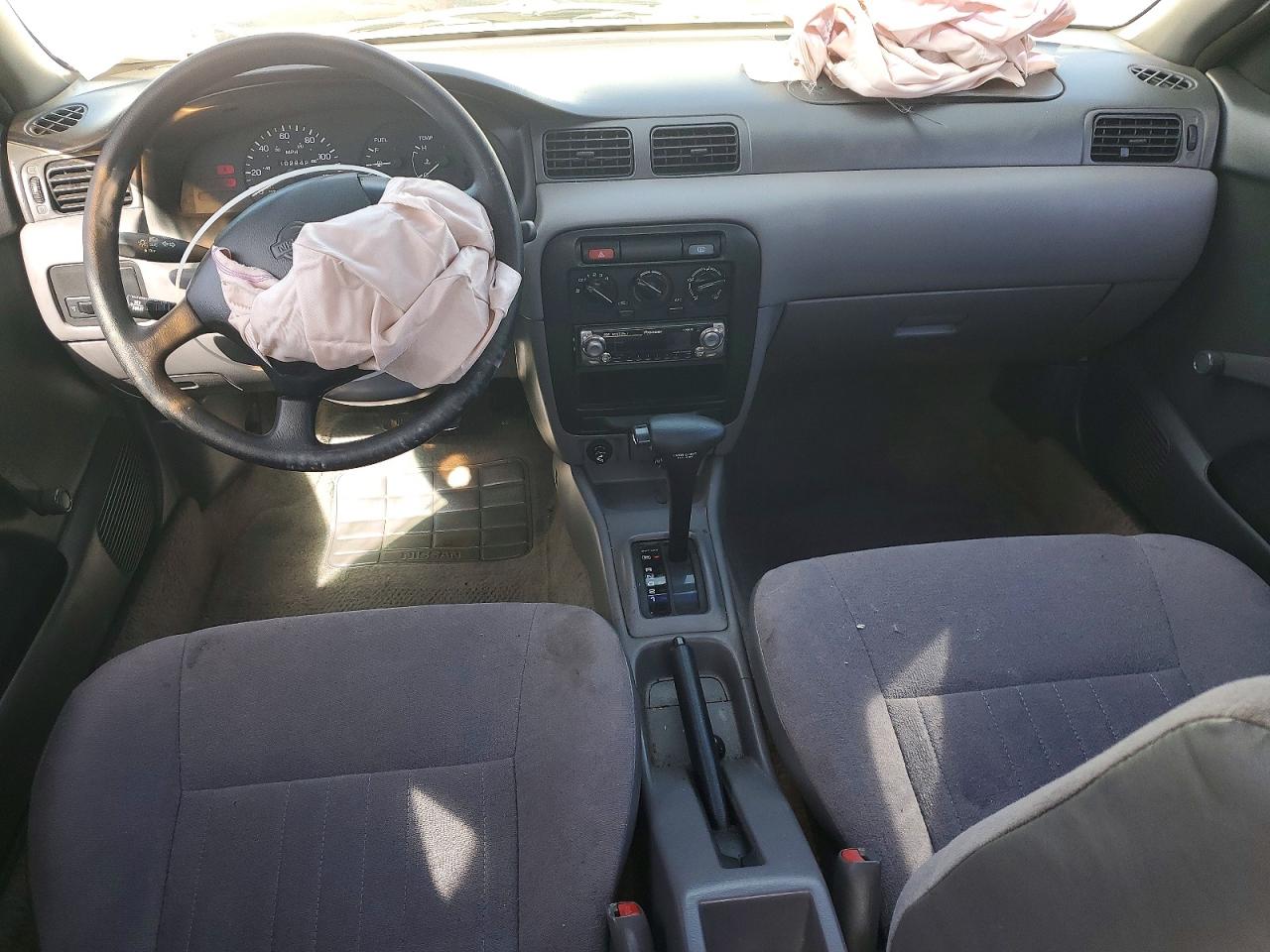 1996 Nissan Sentra E Белый vin: 1N4AB41D0TC744732