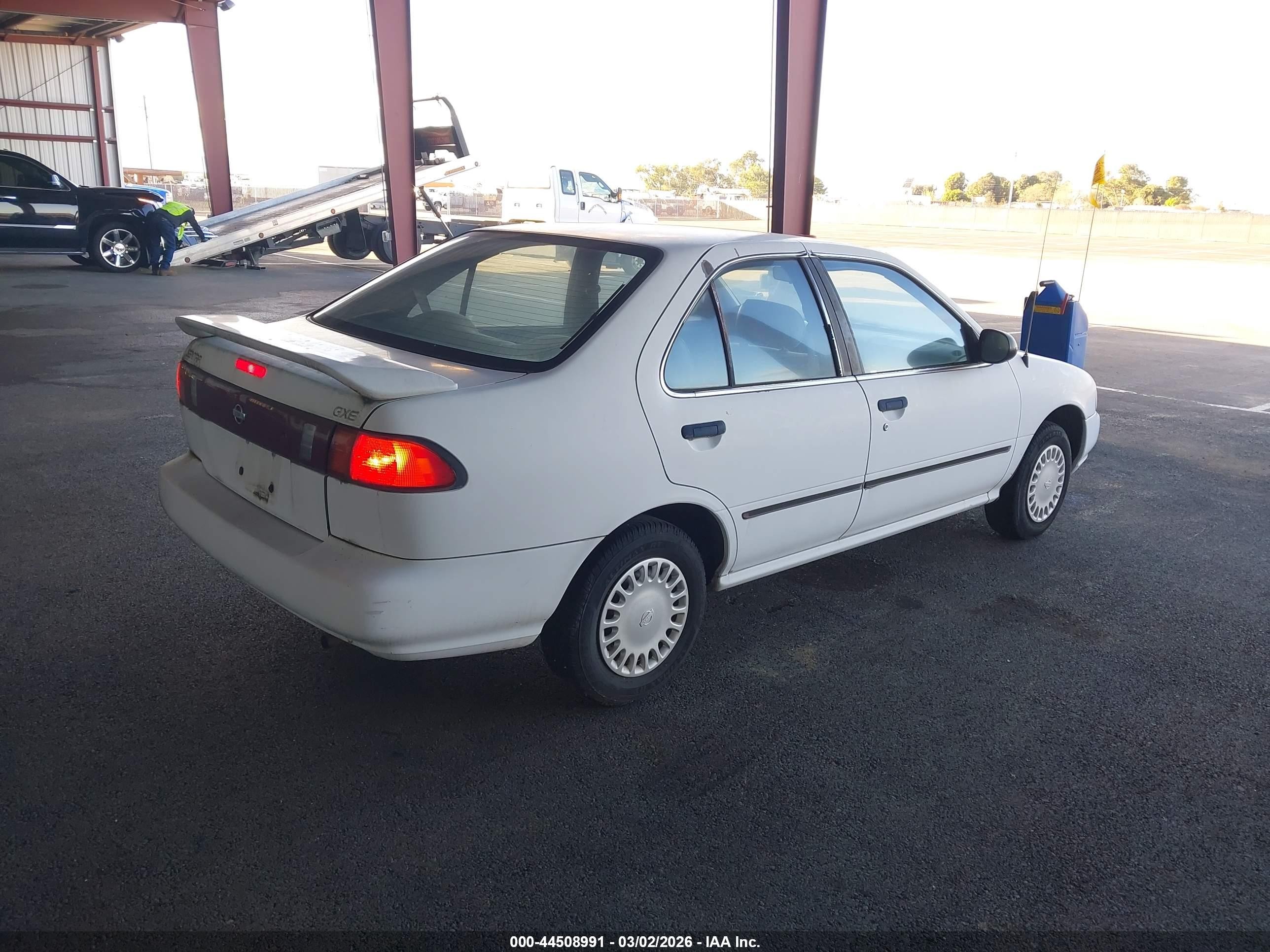 1997 Nissan Sentra Gle/gxe/xe White vin: 1N4AB41D0VC778978