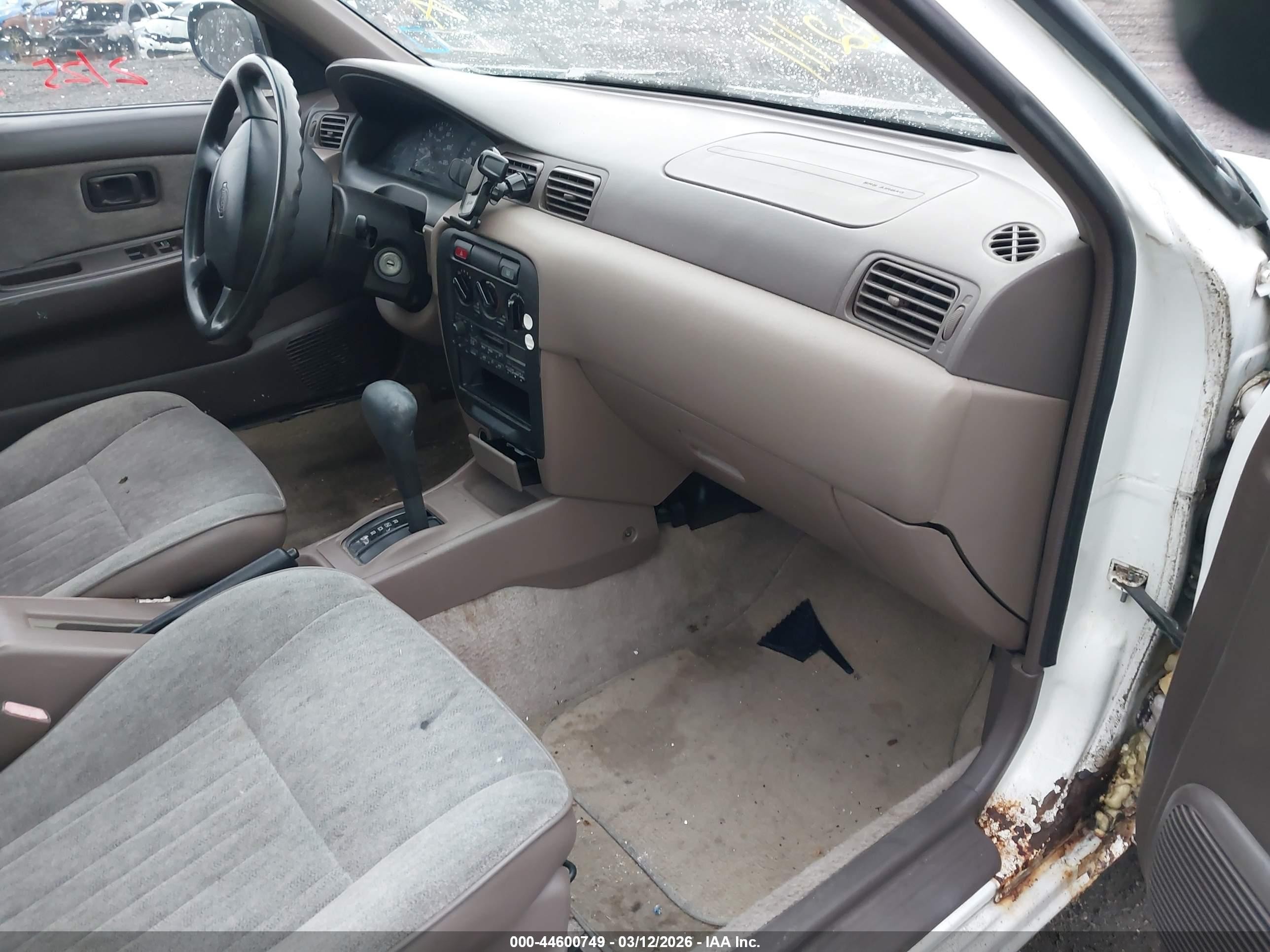 1997 Nissan Sentra Gle/gxe/xe White vin: 1N4AB41D0VC790497