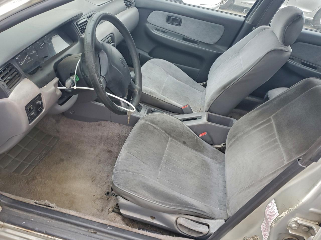 1995 Nissan Sentra Base Tan vin: 1N4AB41D1SC760369