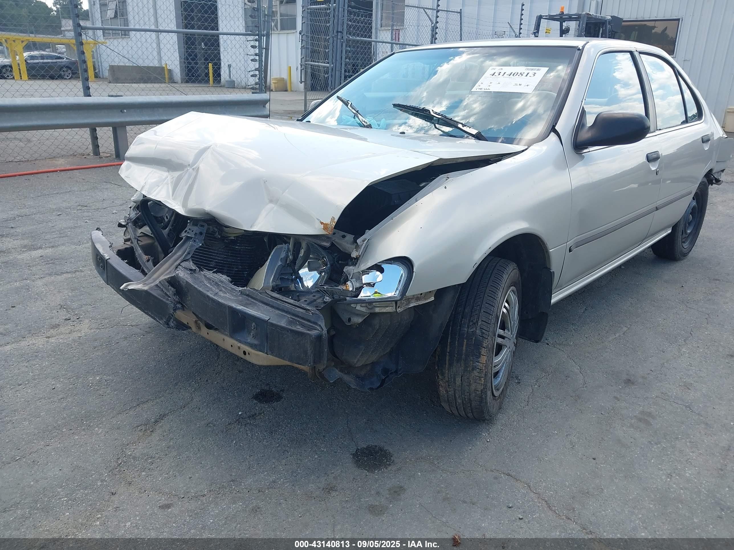 1998 Nissan Sentra Gle/gxe/xe Gray vin: 1N4AB41D1WC758983