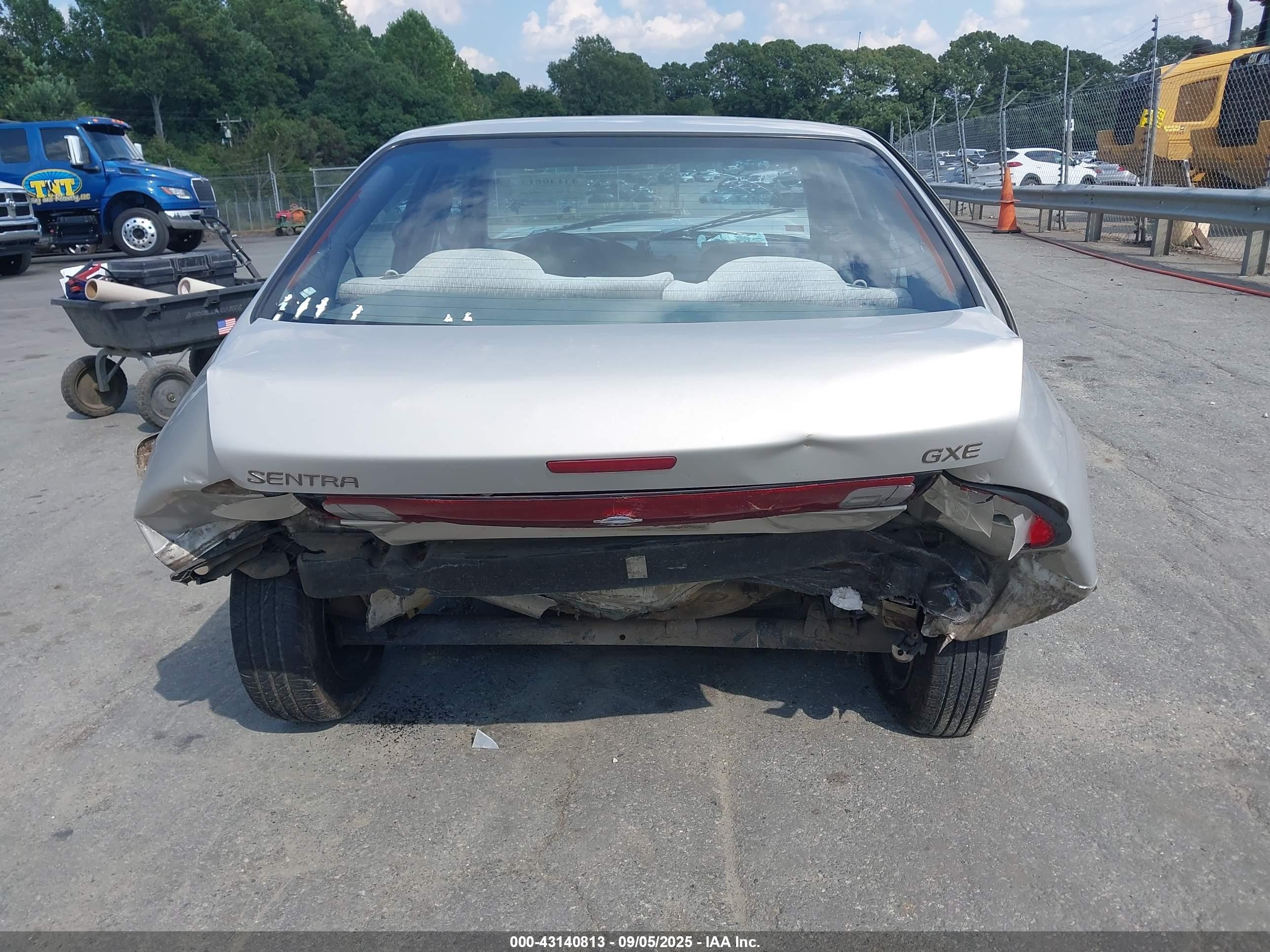 1998 Nissan Sentra Gle/gxe/xe Gray vin: 1N4AB41D1WC758983
