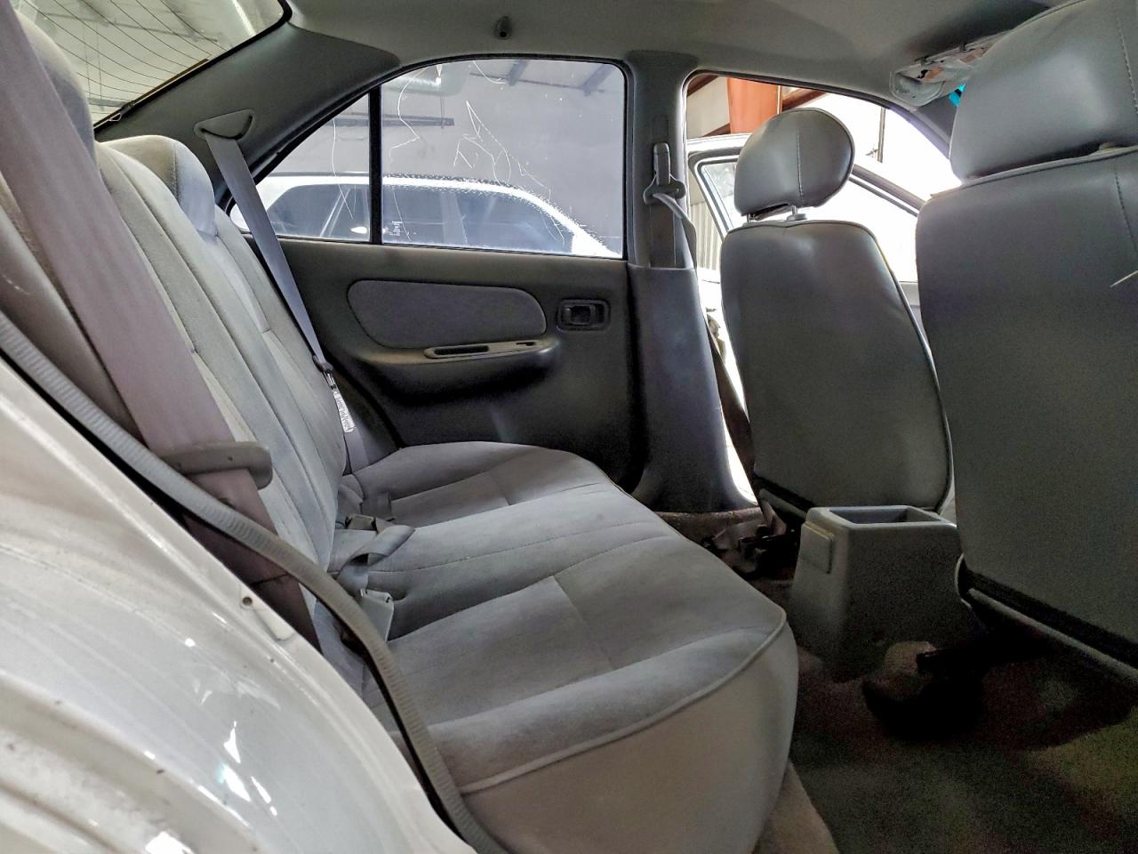 1996 Nissan Sentra E Белый vin: 1N4AB41D3TC713040