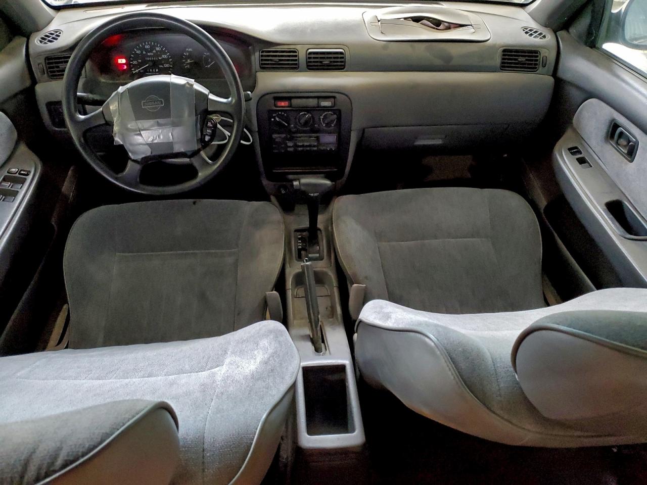 1996 Nissan Sentra E Белый vin: 1N4AB41D3TC713040