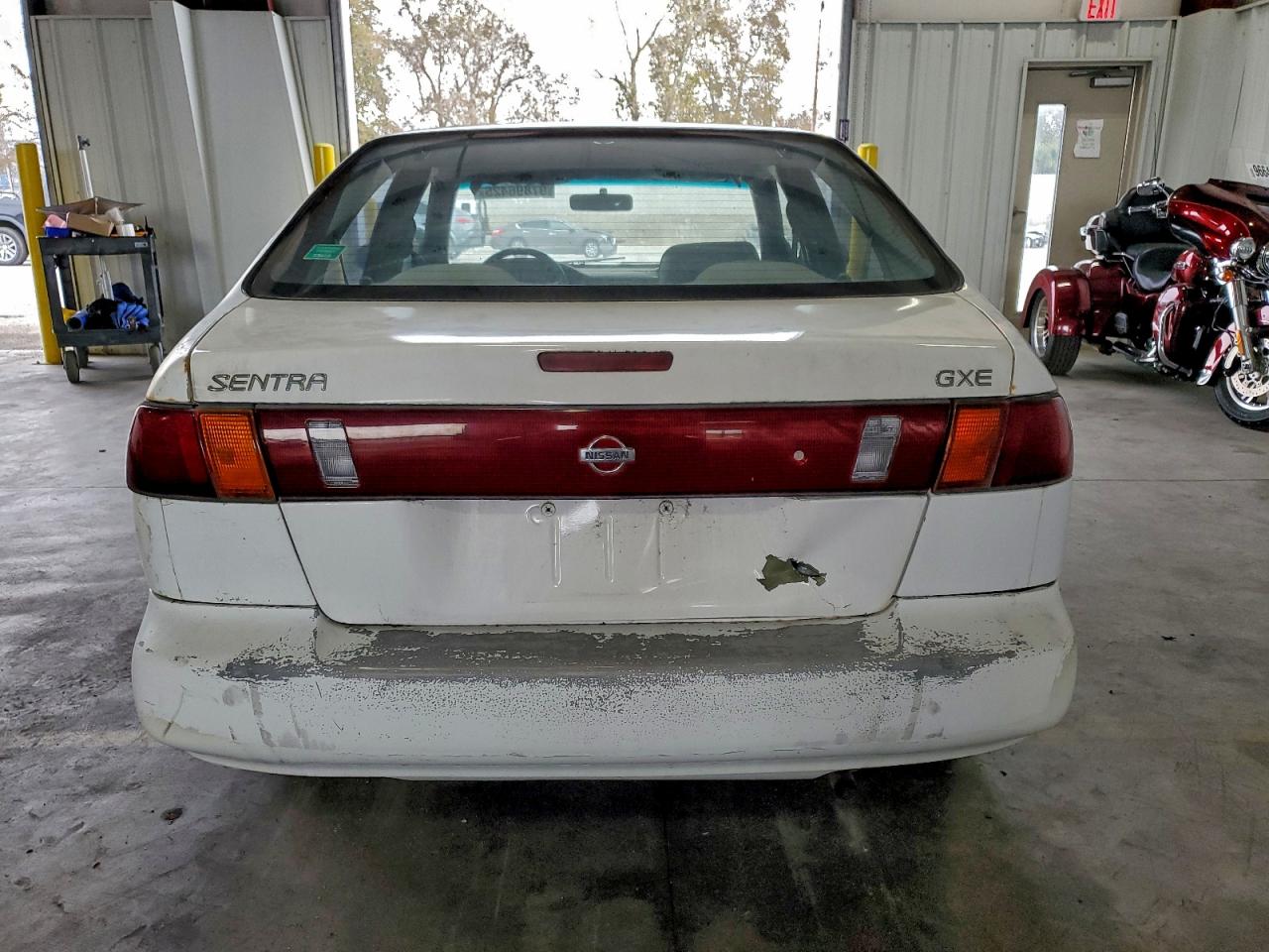 1996 Nissan Sentra E Белый vin: 1N4AB41D3TC713040