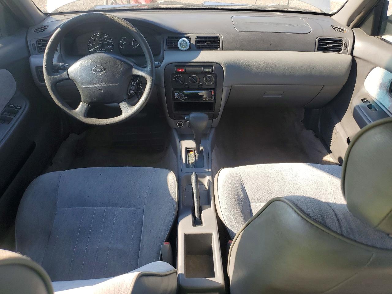 1997 Nissan Sentra Base Silver vin: 1N4AB41D3VC700677