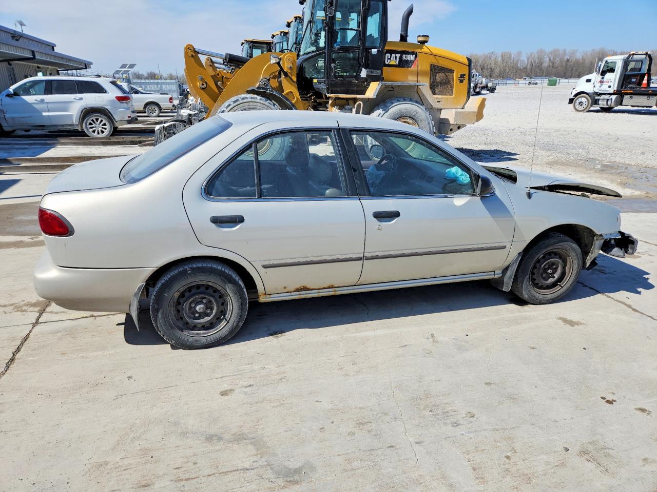1997 Nissan Sentra Base Серебряный vin: 1N4AB41D3VC735588