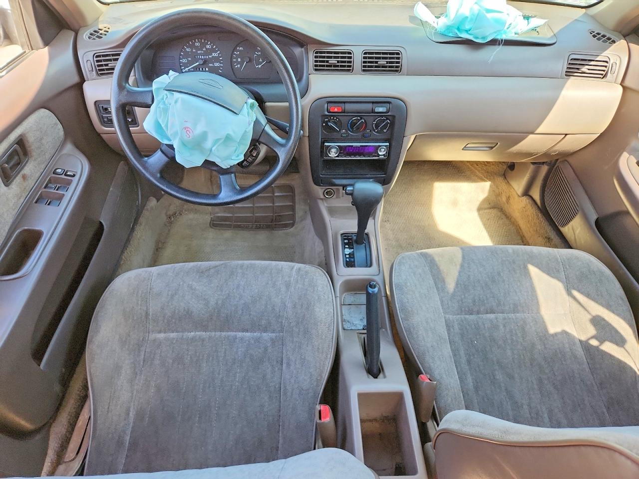 1997 Nissan Sentra Base Серебряный vin: 1N4AB41D3VC735588