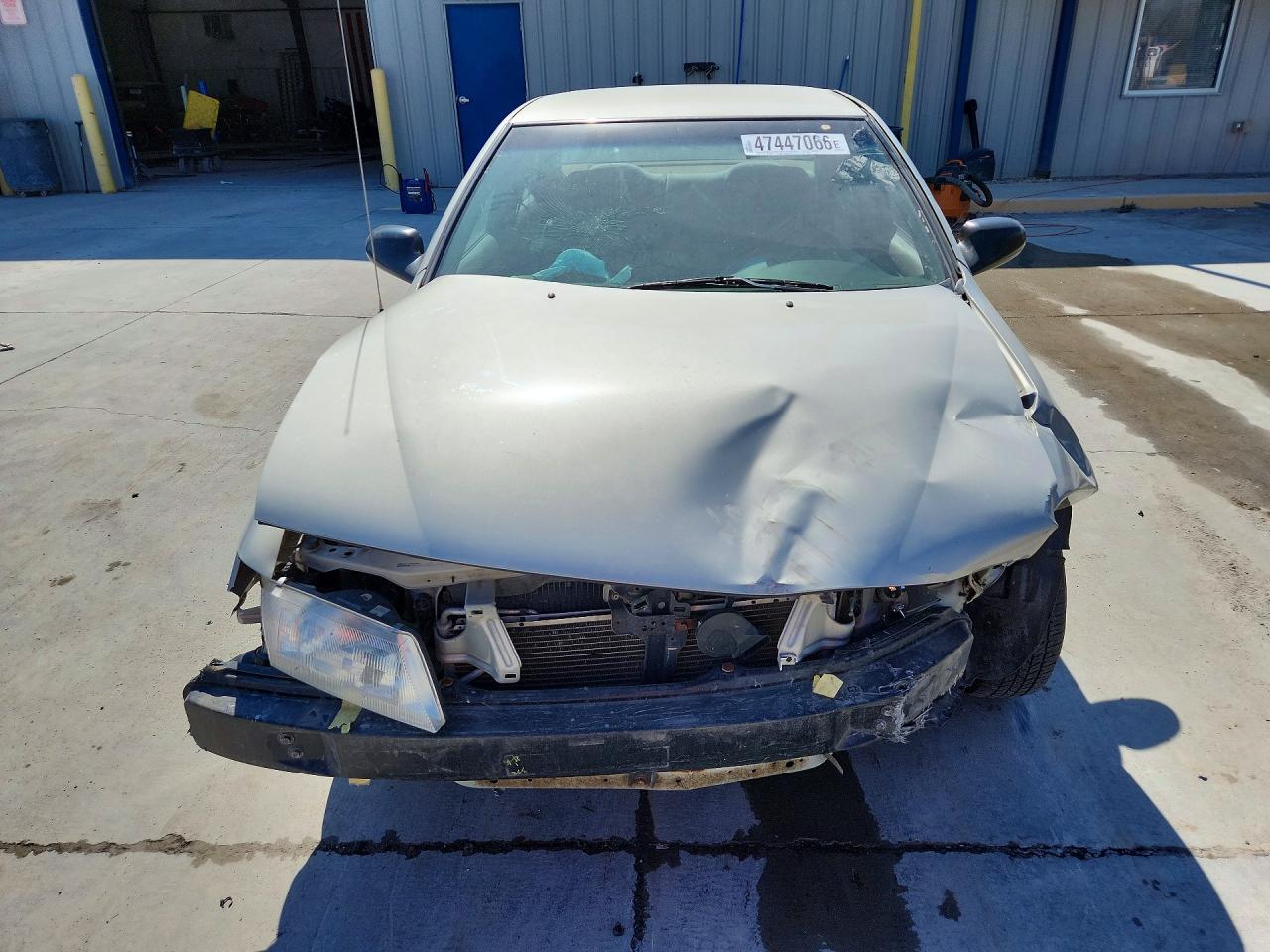 1997 Nissan Sentra Base Серебряный vin: 1N4AB41D3VC735588