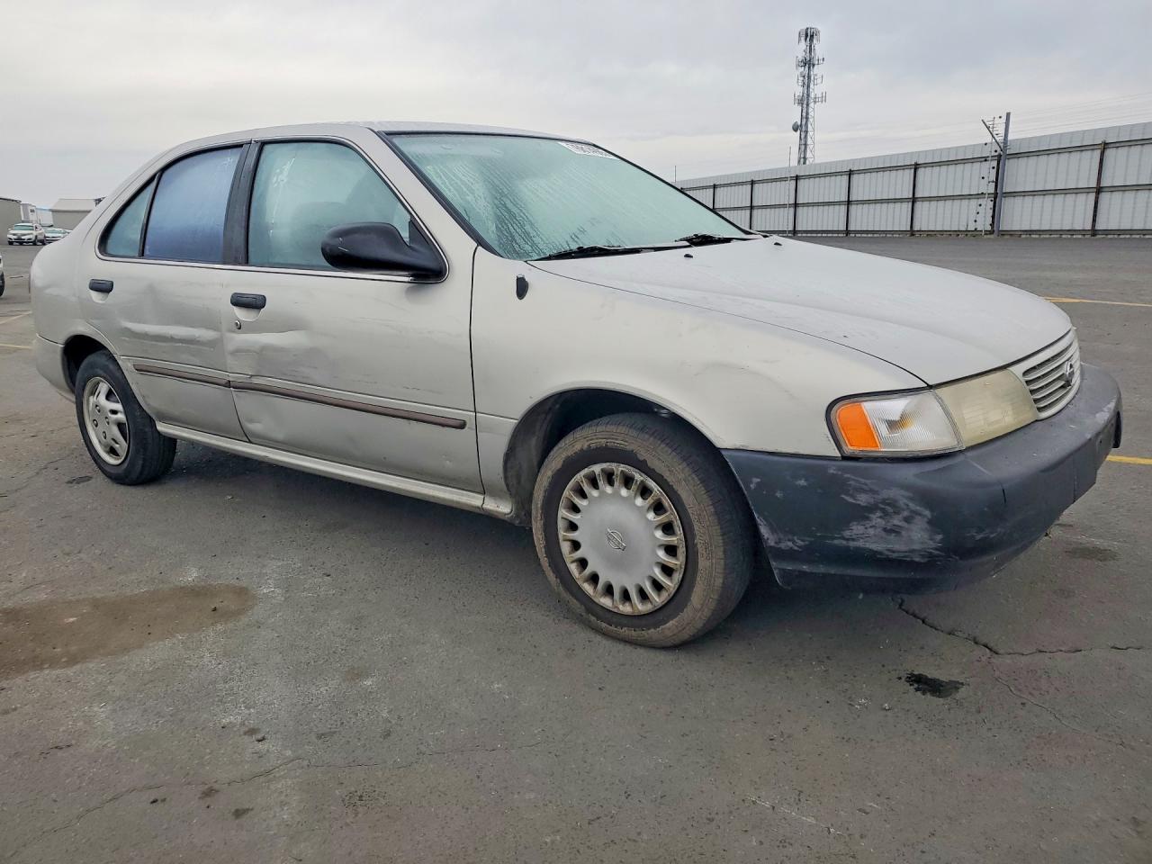 1997 Nissan Sentra Base Silver vin: 1N4AB41D3VC746221