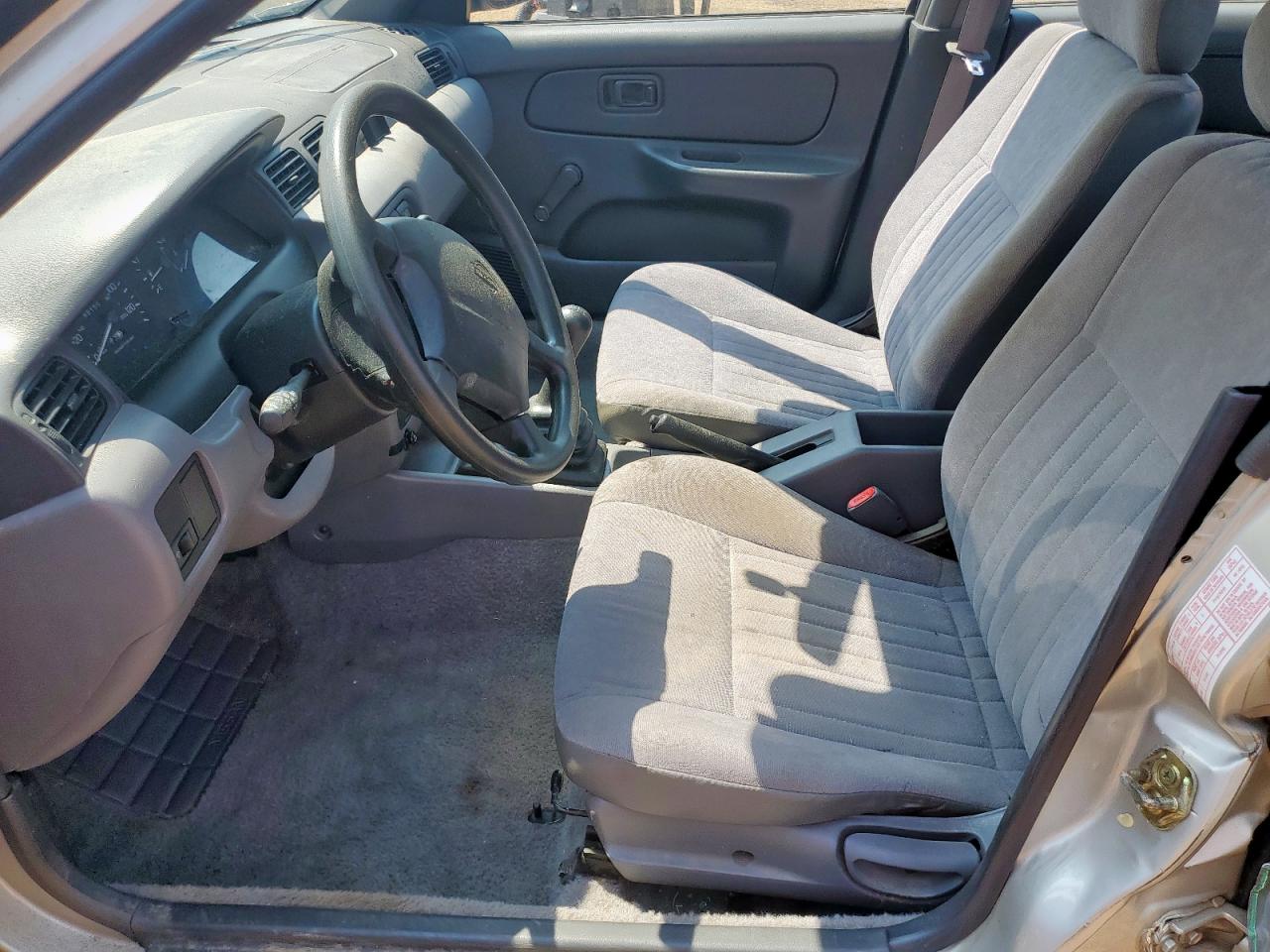 1995 Nissan Sentra Base Silver vin: 1N4AB41D5SC761945