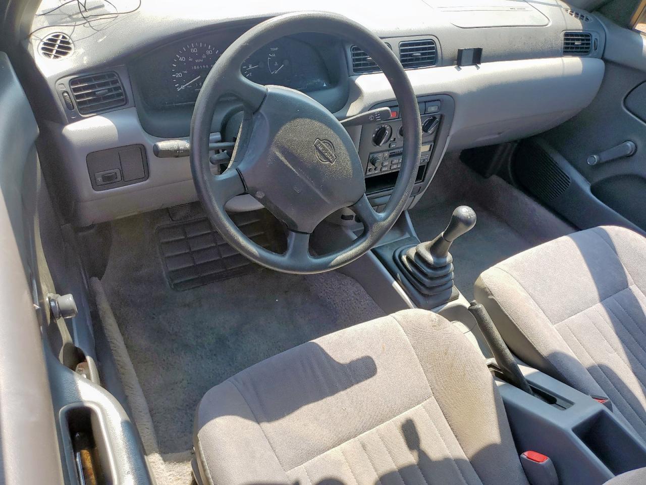 1995 Nissan Sentra Base Silver vin: 1N4AB41D5SC761945