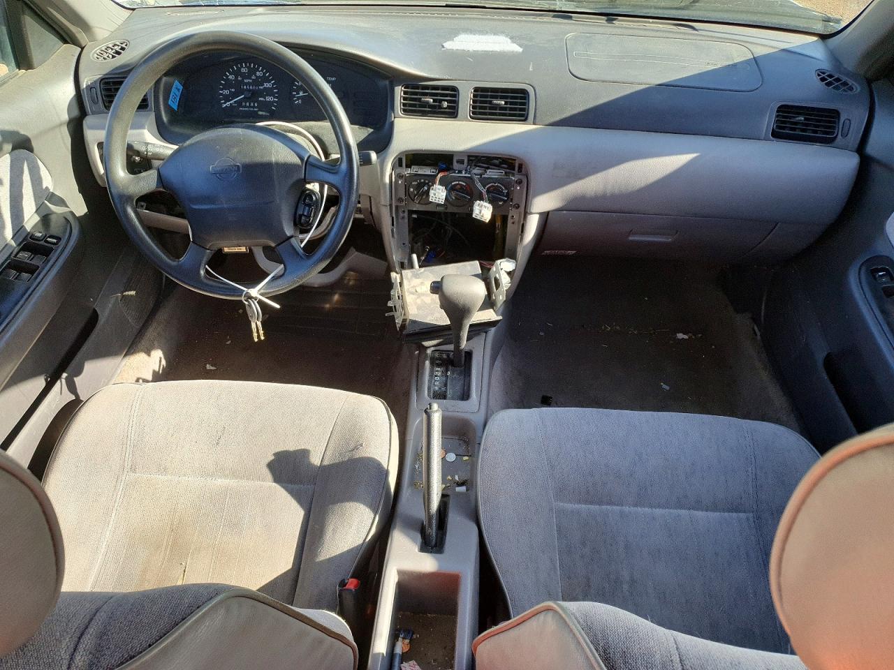 1997 Nissan Sentra Base Silver vin: 1N4AB41D5VC741361