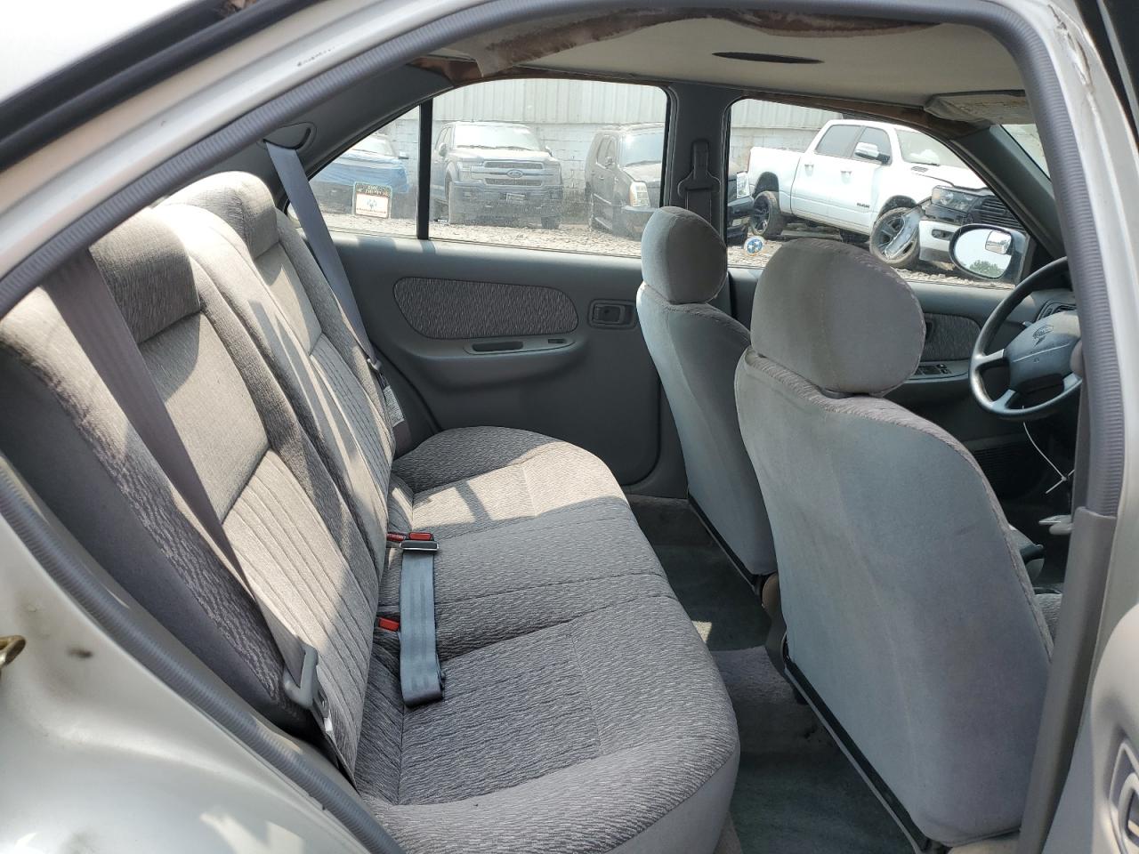 1998 Nissan Sentra E Серебряный vin: 1N4AB41D5WC729230