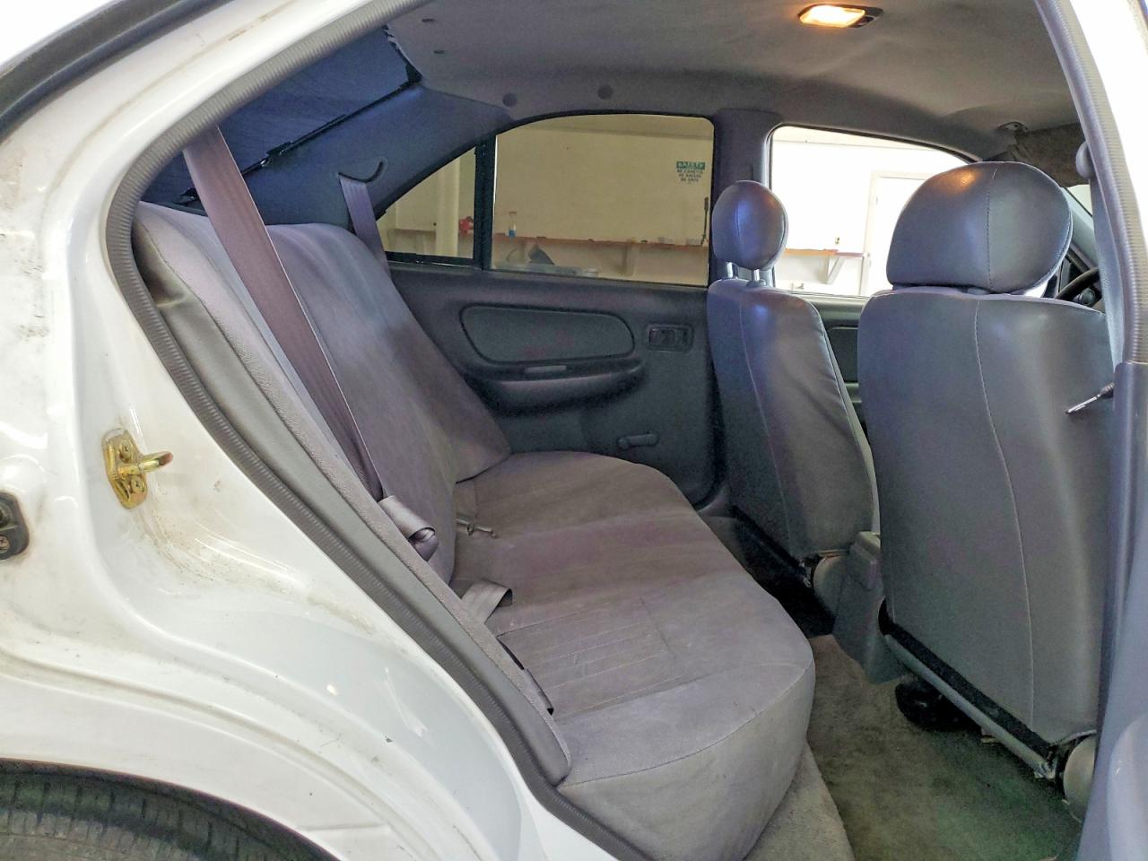 1995 Niss Sentra White vin: 1N4AB41D6SC750971