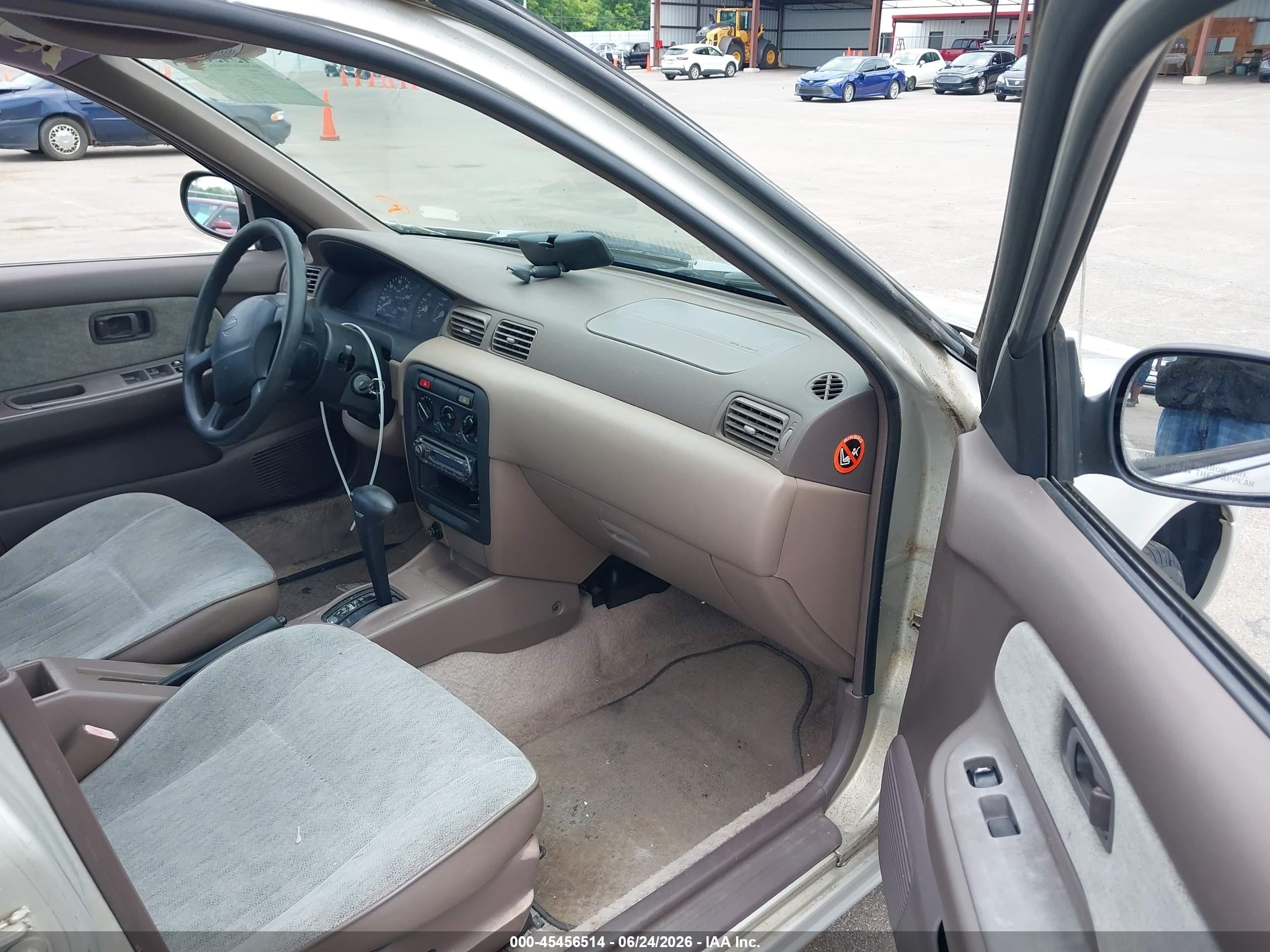 1996 Nissan Sentra E/xe/gxe/gle Tan vin: 1N4AB41D6TC787147