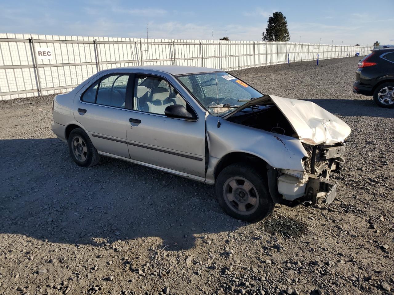1995 Nissan Sentra Base Silver vin: 1N4AB41D7SC740739