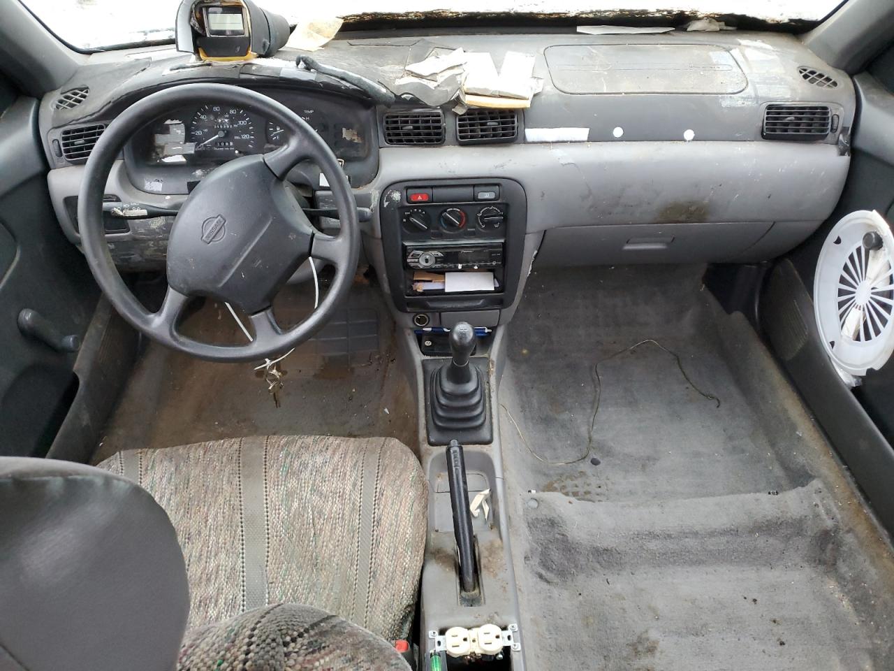 1997 Nissan Sentra Base White vin: 1N4AB41D7VC785703