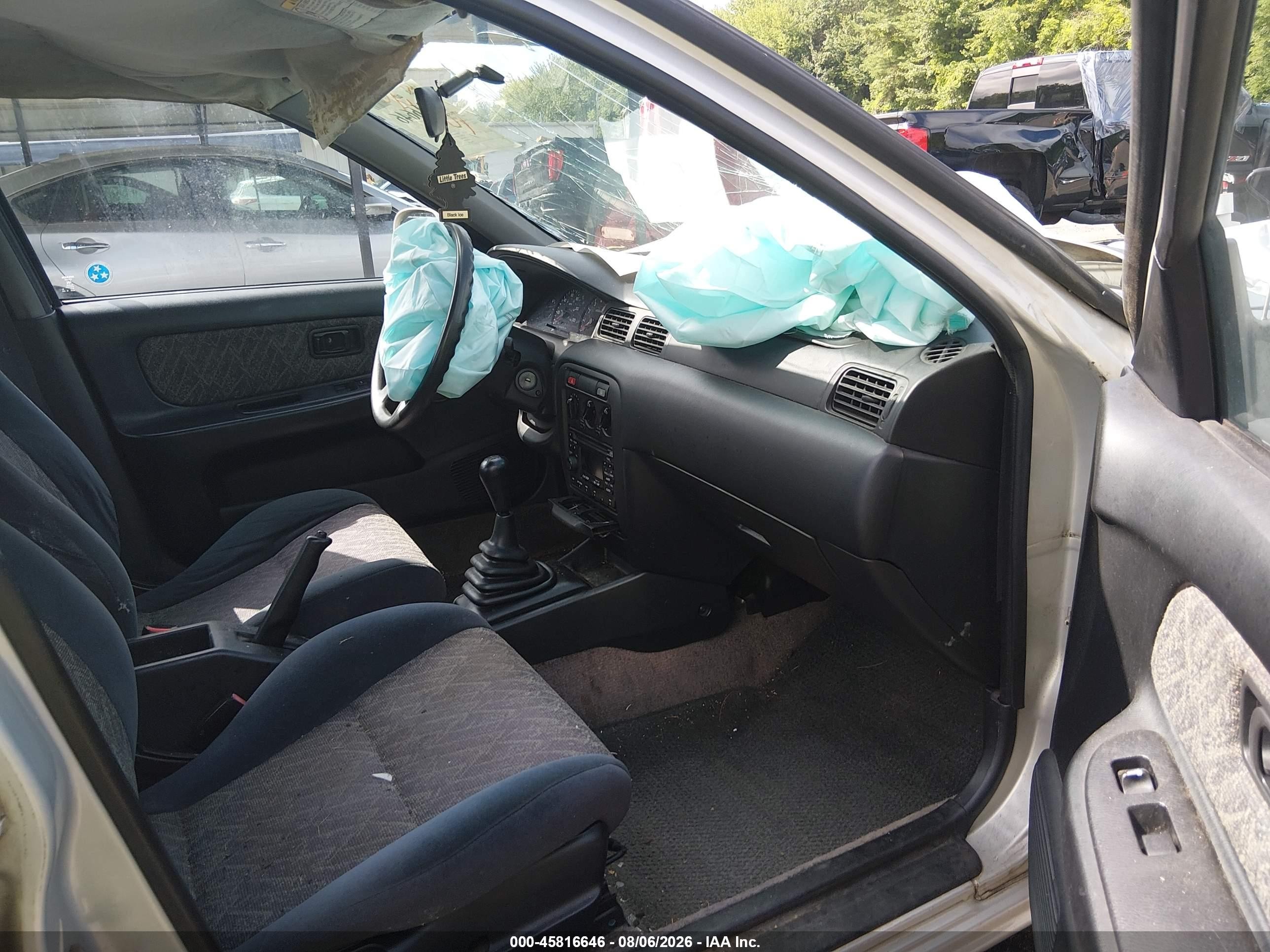 1999 Nissan Sentra Gxe/xe Silver vin: 1N4AB41D7XC709031
