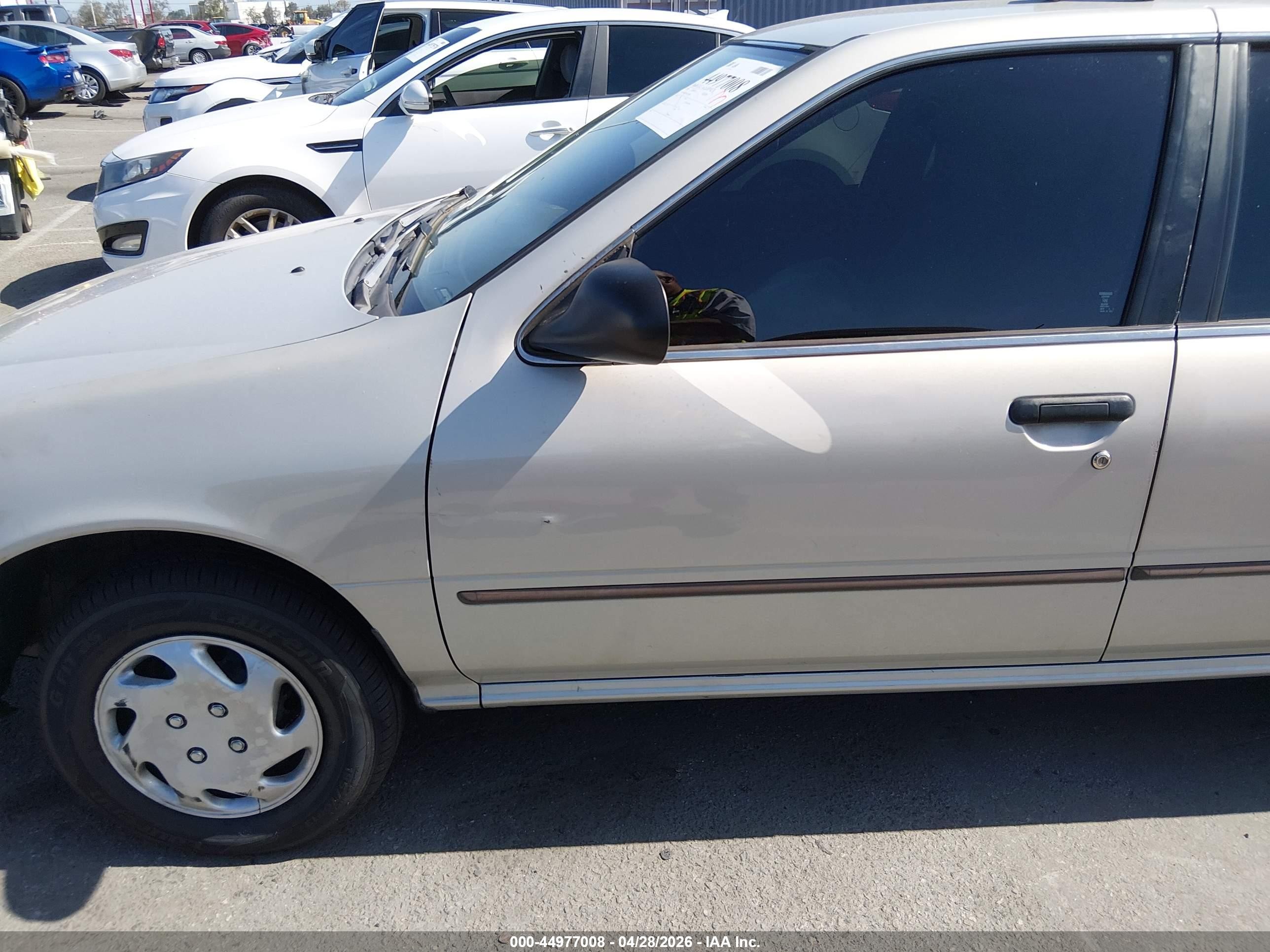 1997 Nissan Sentra Gle/gxe/xe Champagne vin: 1N4AB41D8VC769140