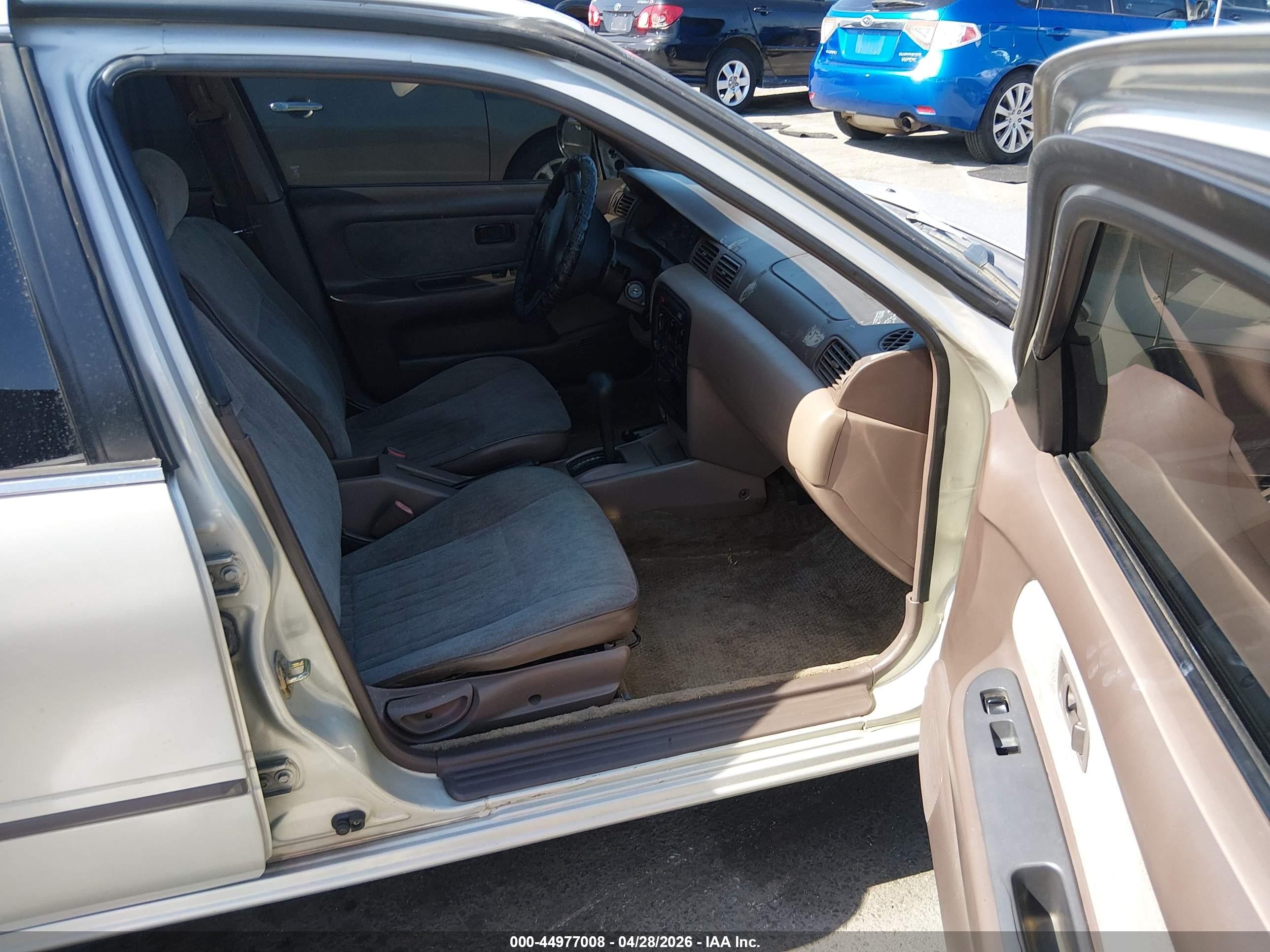 1997 Nissan Sentra Gle/gxe/xe Champagne vin: 1N4AB41D8VC769140