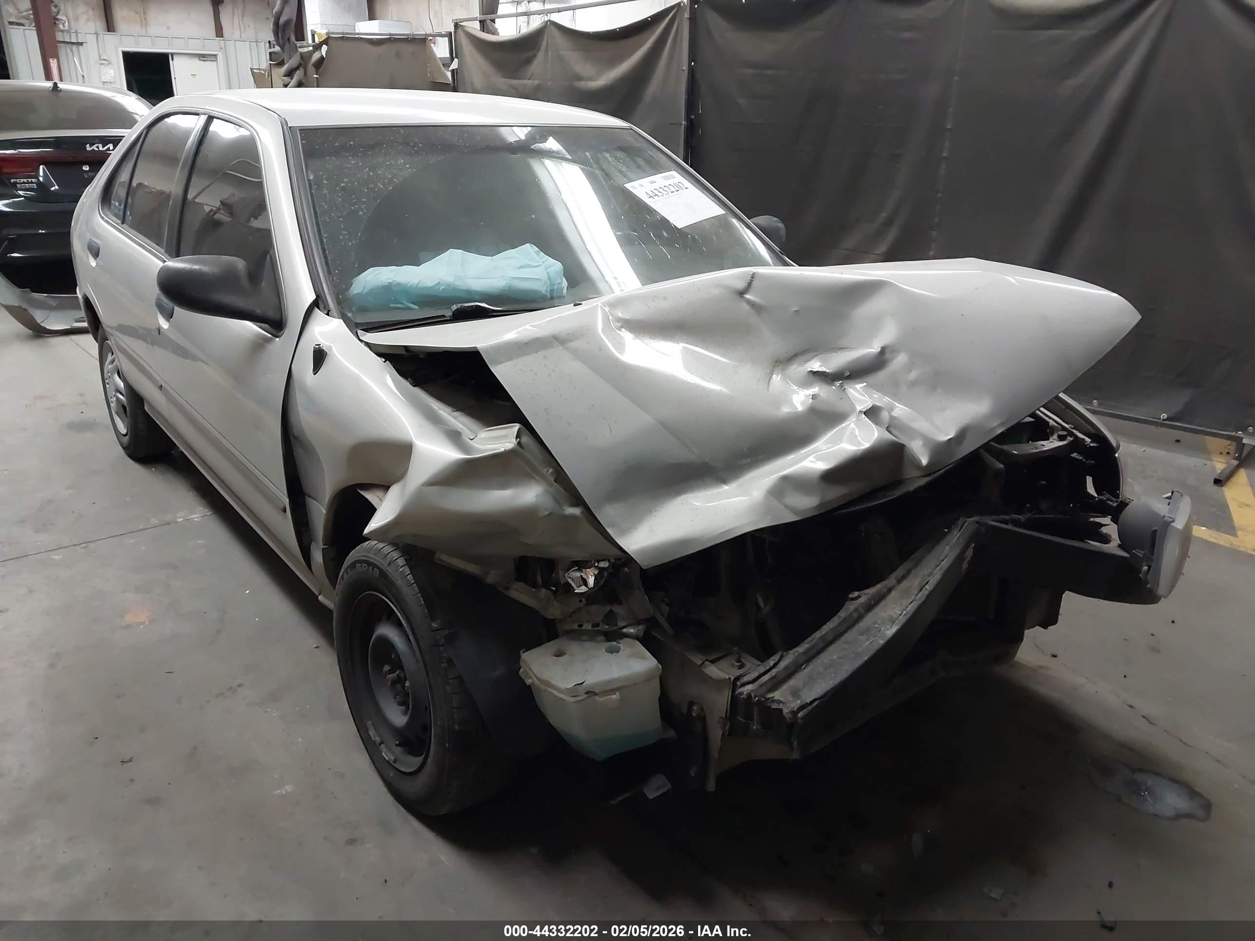 1997 Nissan Sentra Gle/gxe/xe Gray vin: 1N4AB41DXVC757264