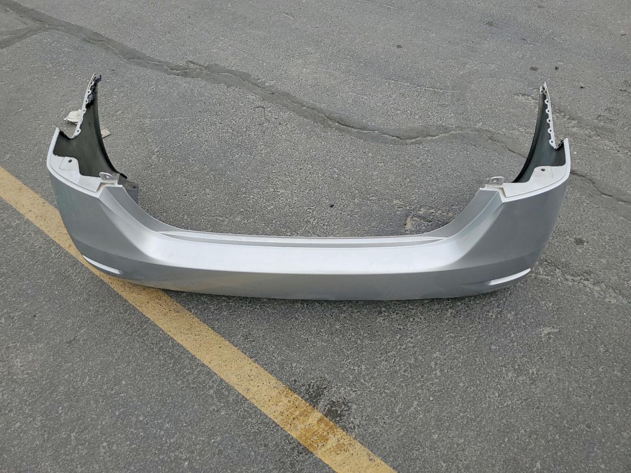2014 Nissan Sentra S Silver vin: 1N4AB7AP8EN855743
