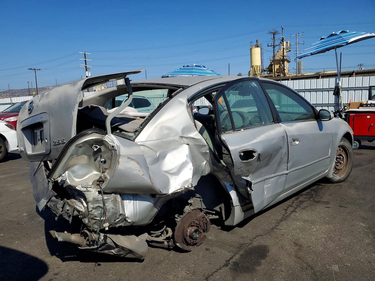 2004 Nissan Altima 2.5 Silver vin: 1N4AL11D04C133516