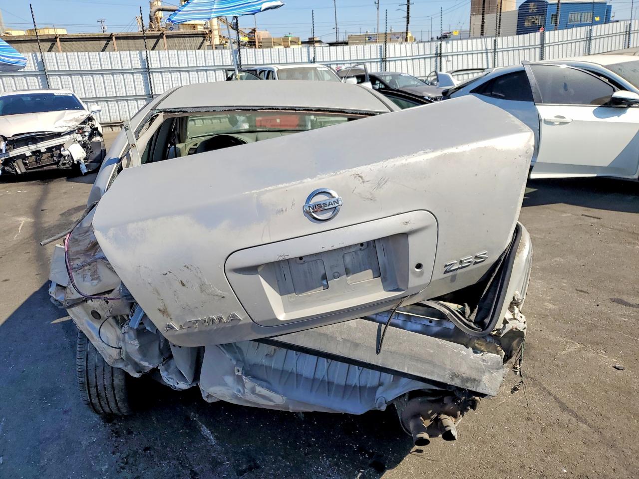 2004 Nissan Altima 2.5 Silver vin: 1N4AL11D04C133516