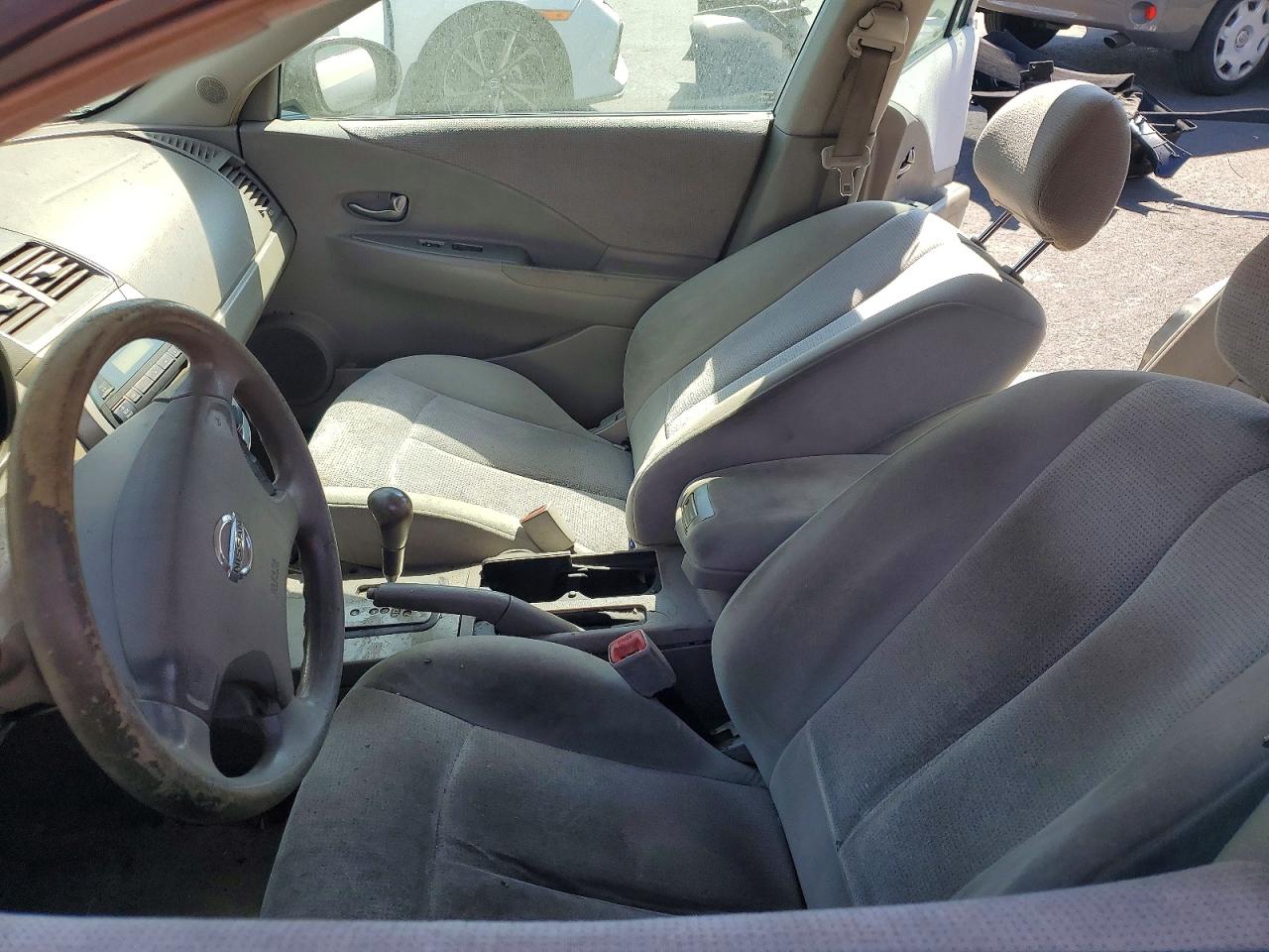 2004 Nissan Altima 2.5 Silver vin: 1N4AL11D04C133516