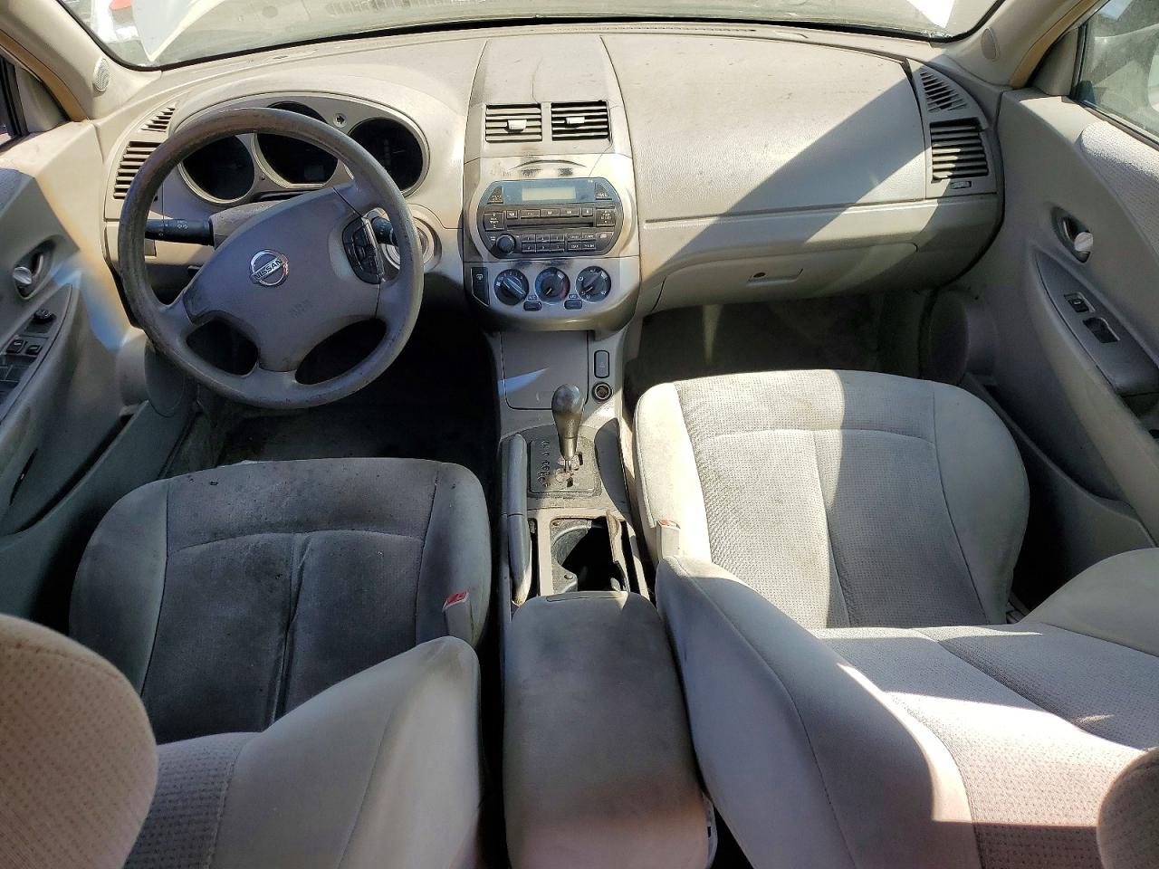 2004 Nissan Altima 2.5 Silver vin: 1N4AL11D04C133516