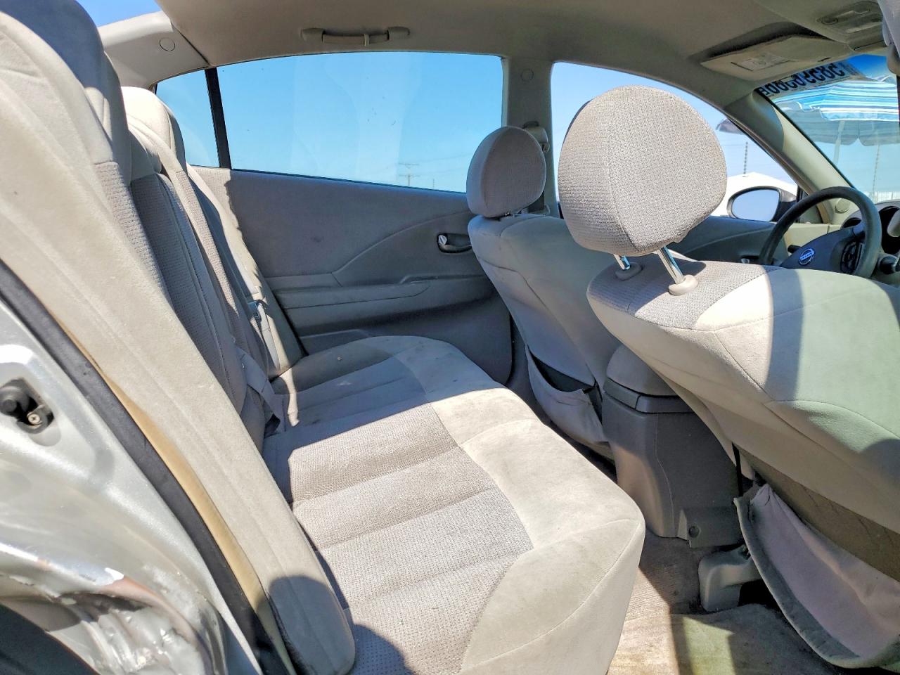 2004 Nissan Altima 2.5 Silver vin: 1N4AL11D04C133516
